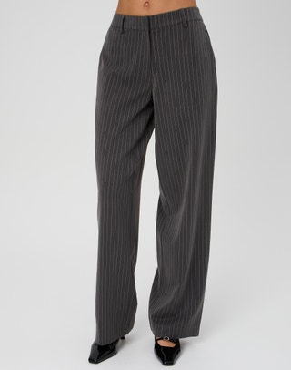 Discover Our Range of Timeless Tailored Pants at Glassons