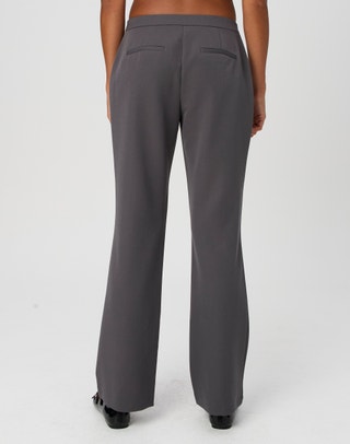 Discover Our Range of Timeless Tailored Pants at Glassons