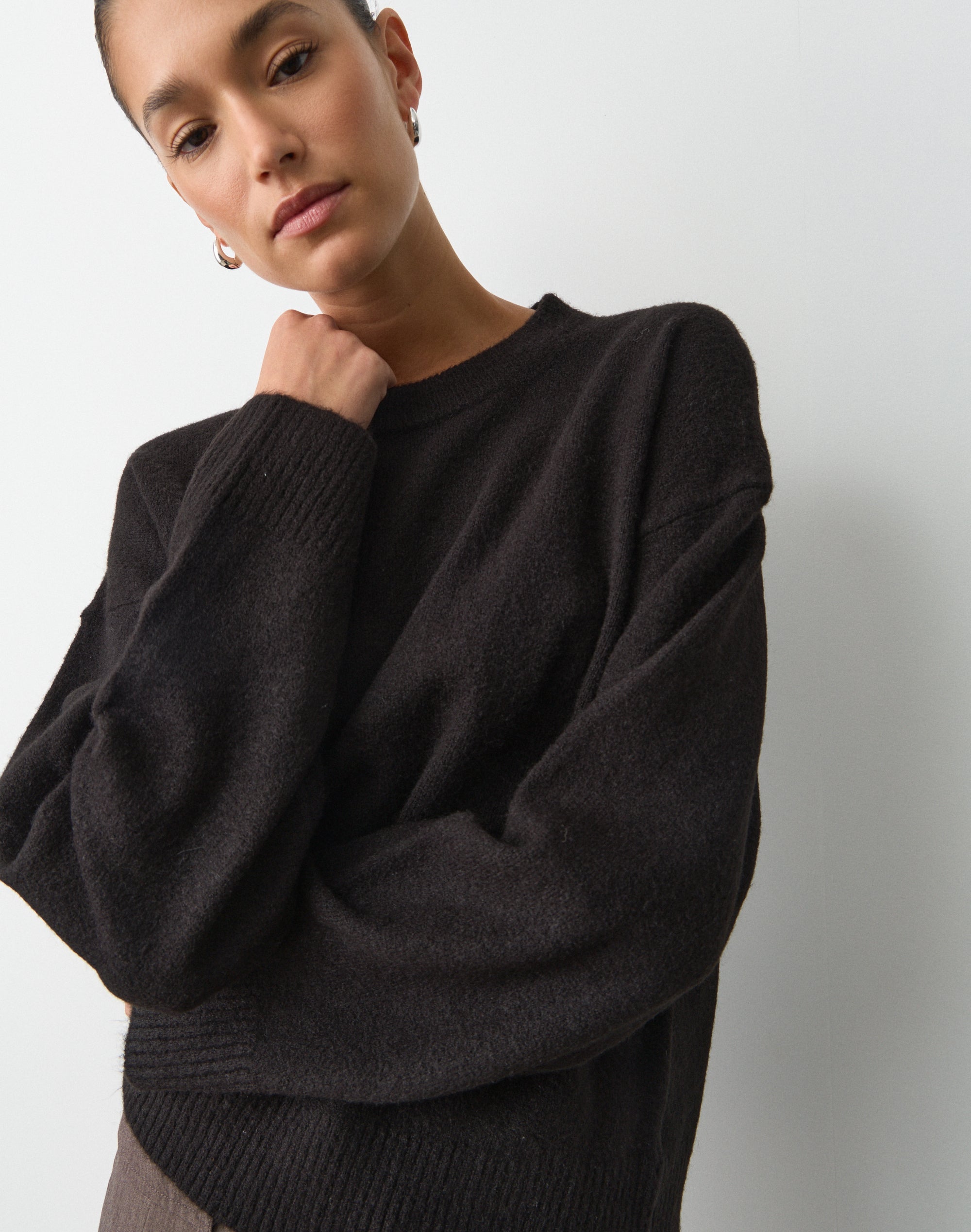 Crew Neck Knit Jumper in Black | Glassons US