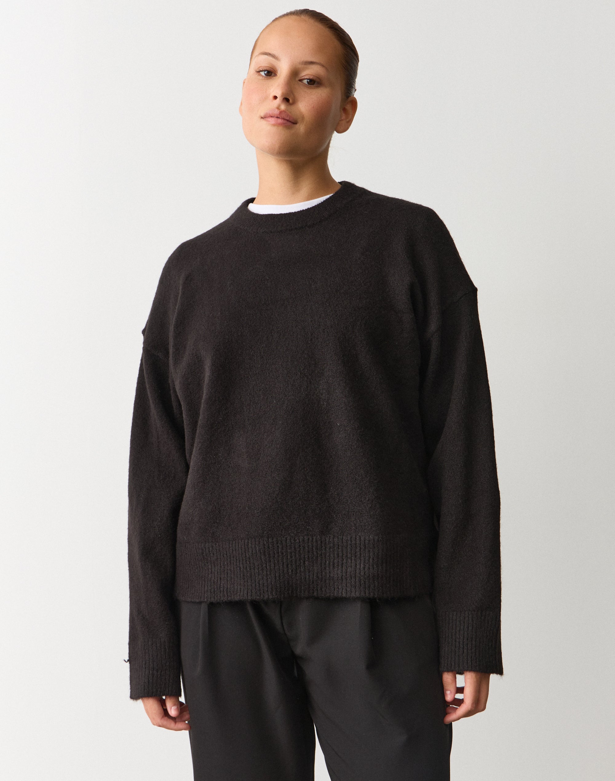 Crew Neck Knit Jumper in Black | Glassons US