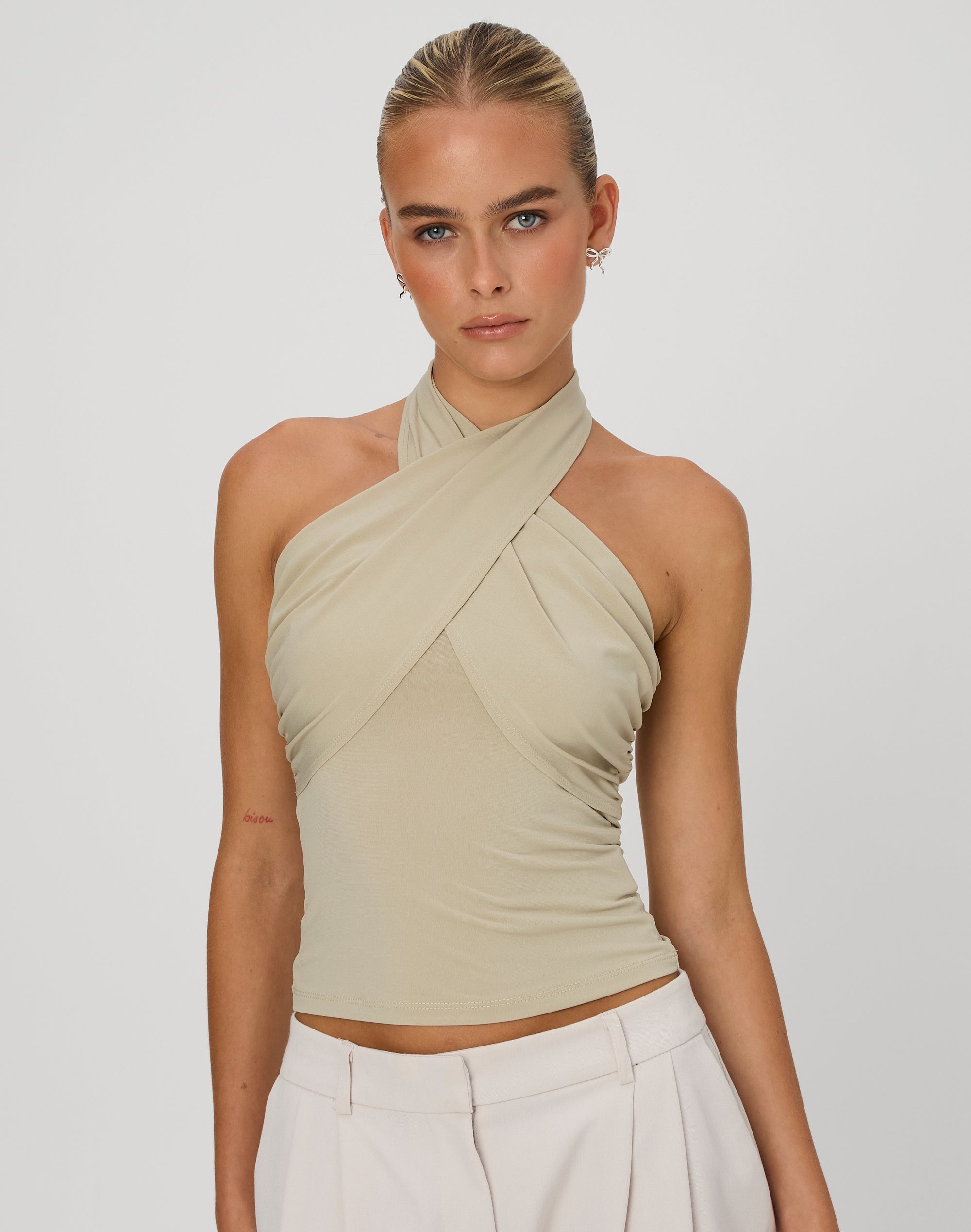 https://www.glassons.com/content/products/aria-wrap-halter-top-like-a-moss-front-tv166500des.jpg