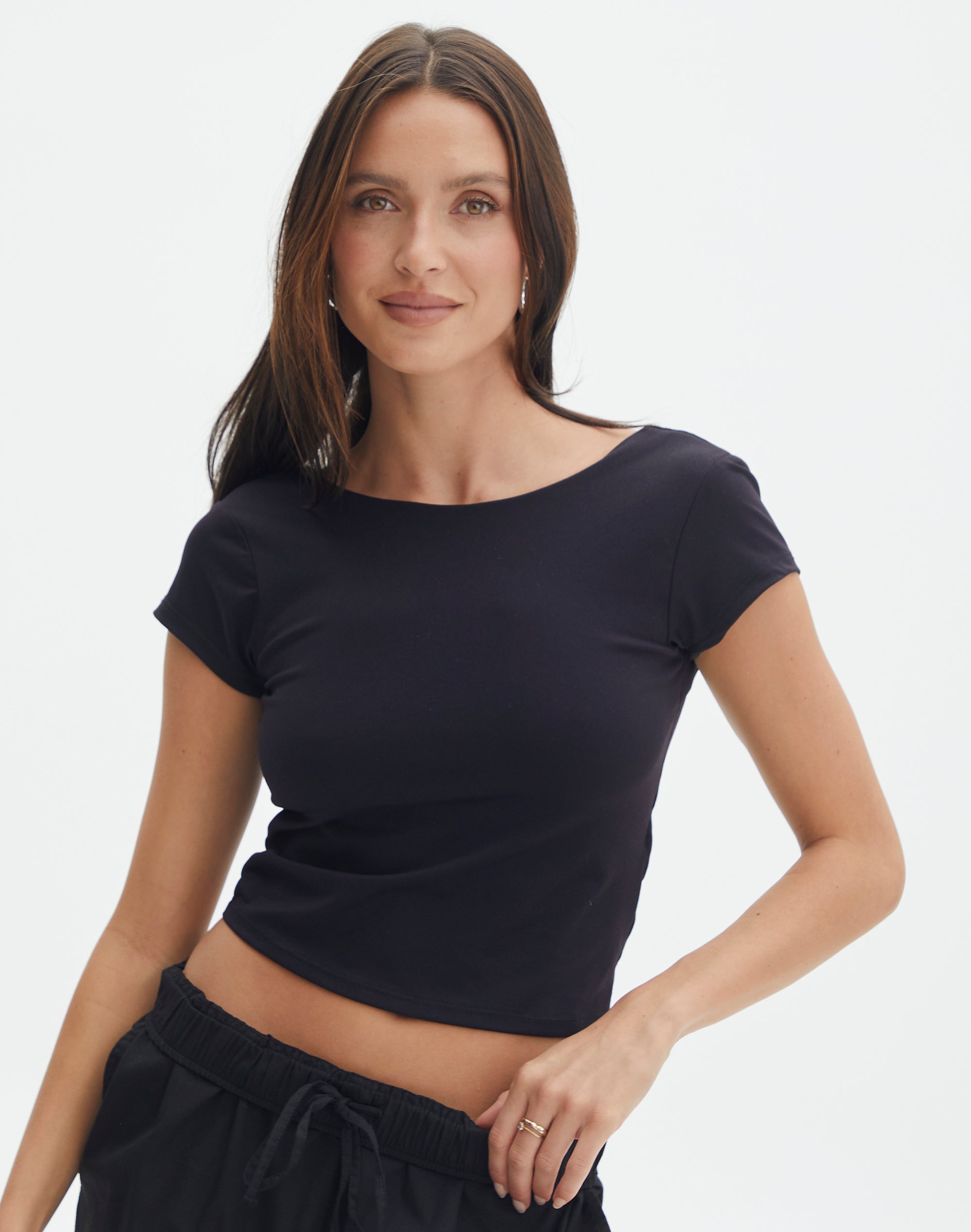 https://www.glassons.com/content/products/bayley-backless-top-black-imageback-ts73693pch.jpg