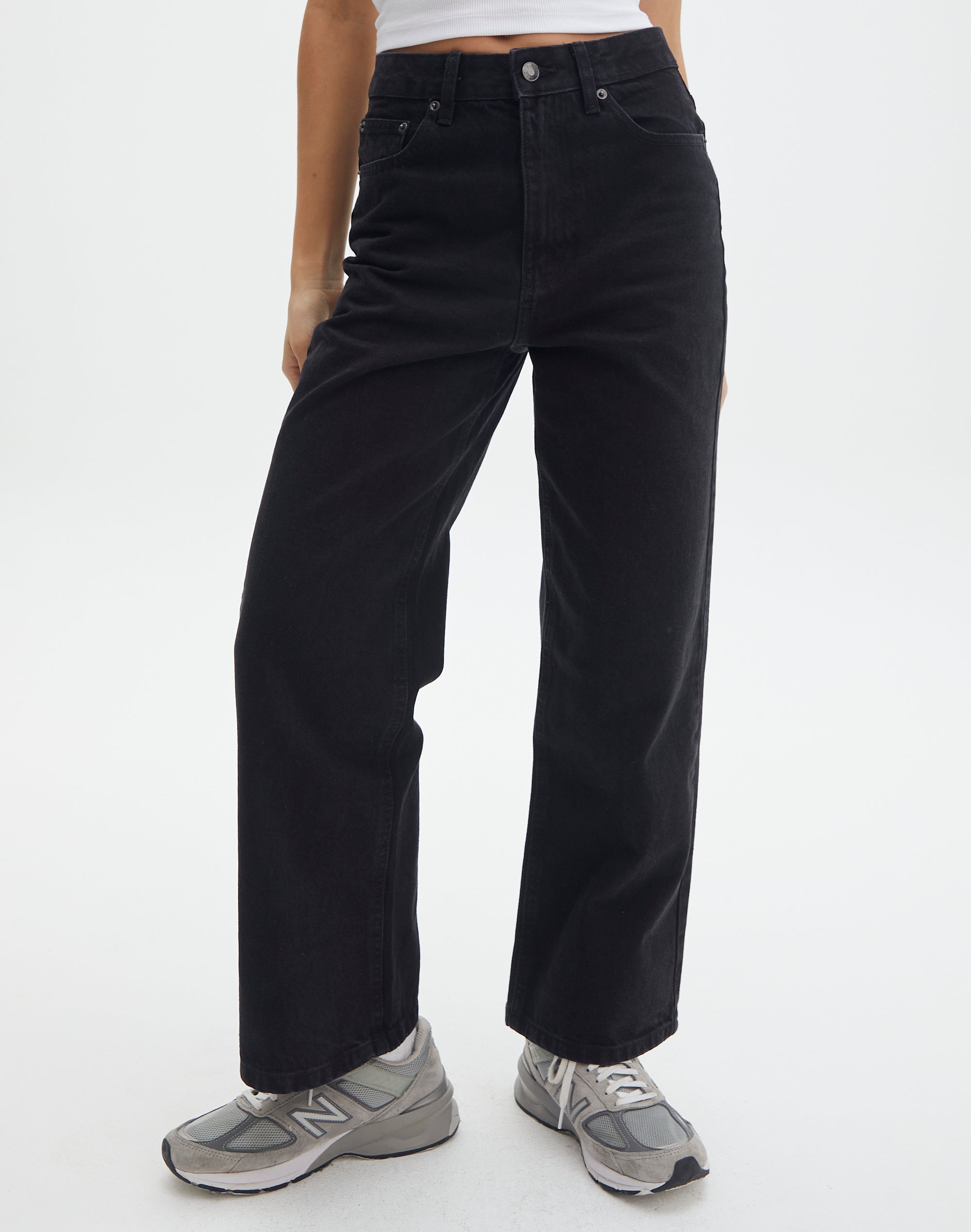 Wide Leg Cropped Jean in Black | Glassons