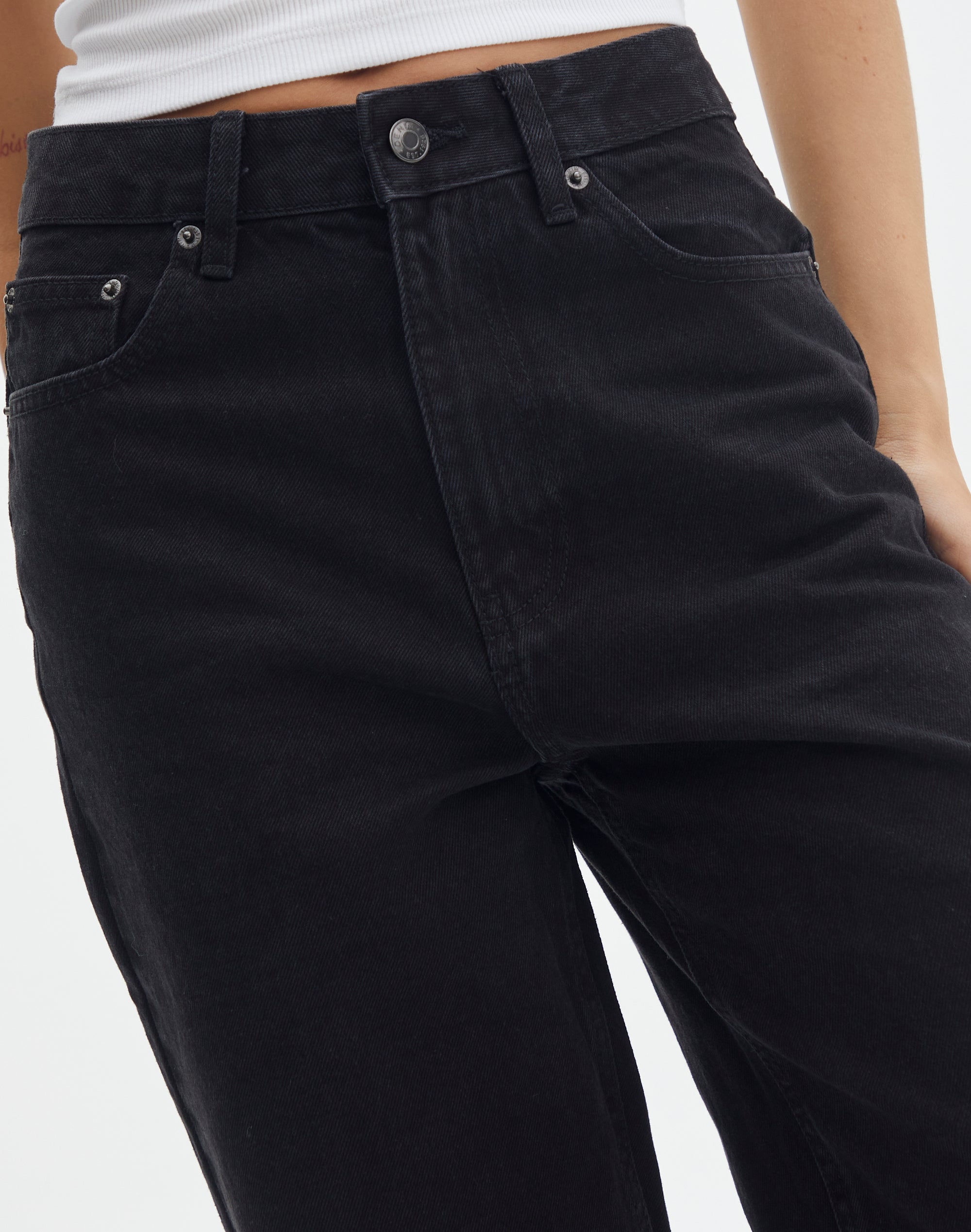 Wide Leg Cropped Jean in Black | Glassons