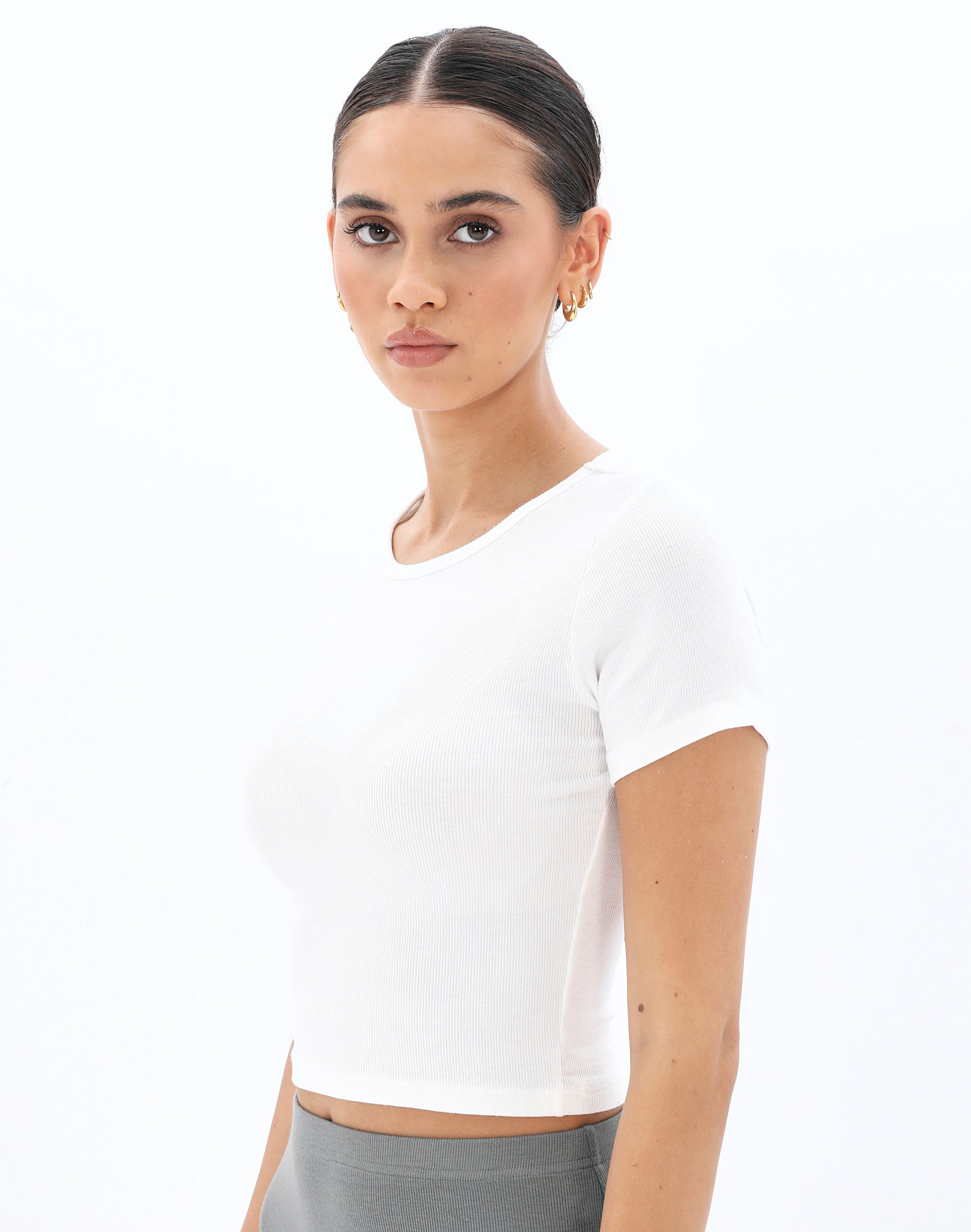 Basic Crew Neck Crop Tee in White 