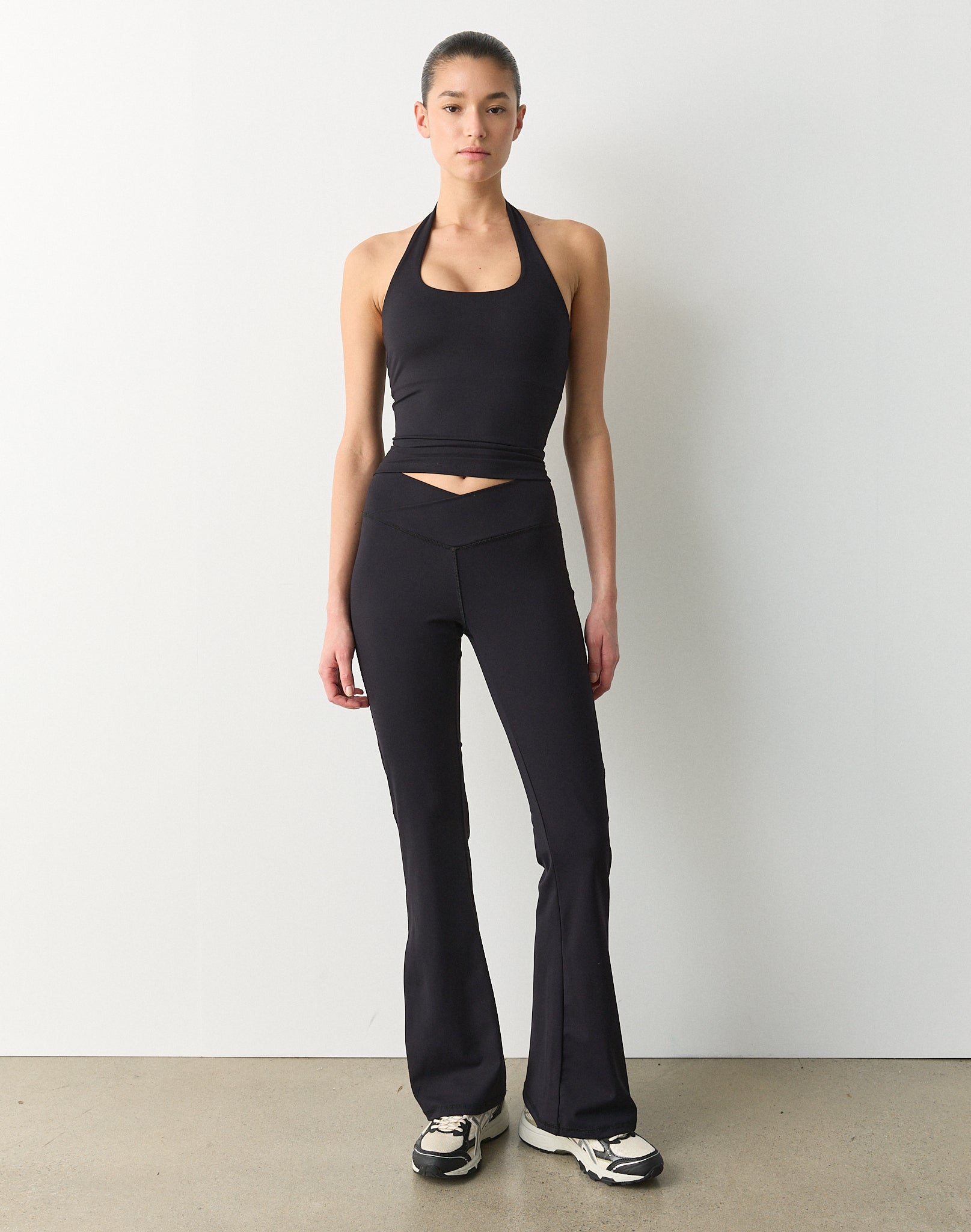 Active V Front Flare Leggings in Black | Glassons US