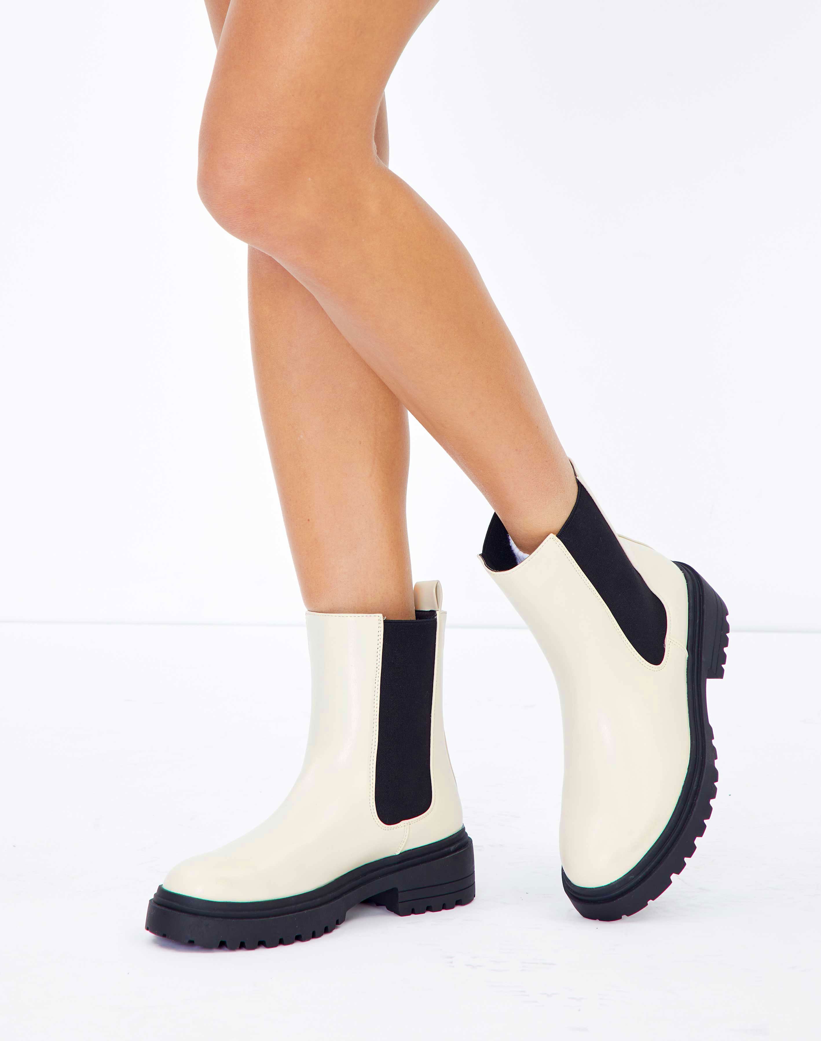 taryn chelsea boot