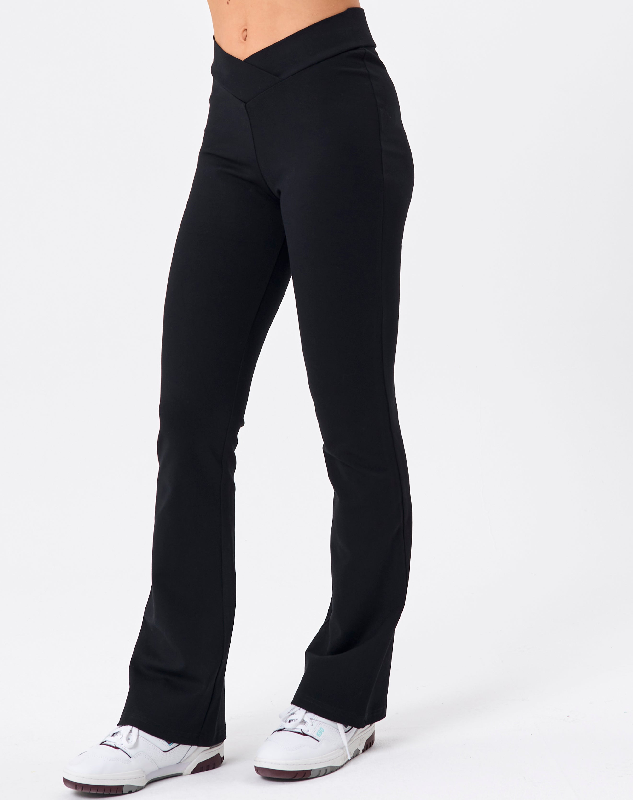 V Front Ponte Pant in Black | Glassons