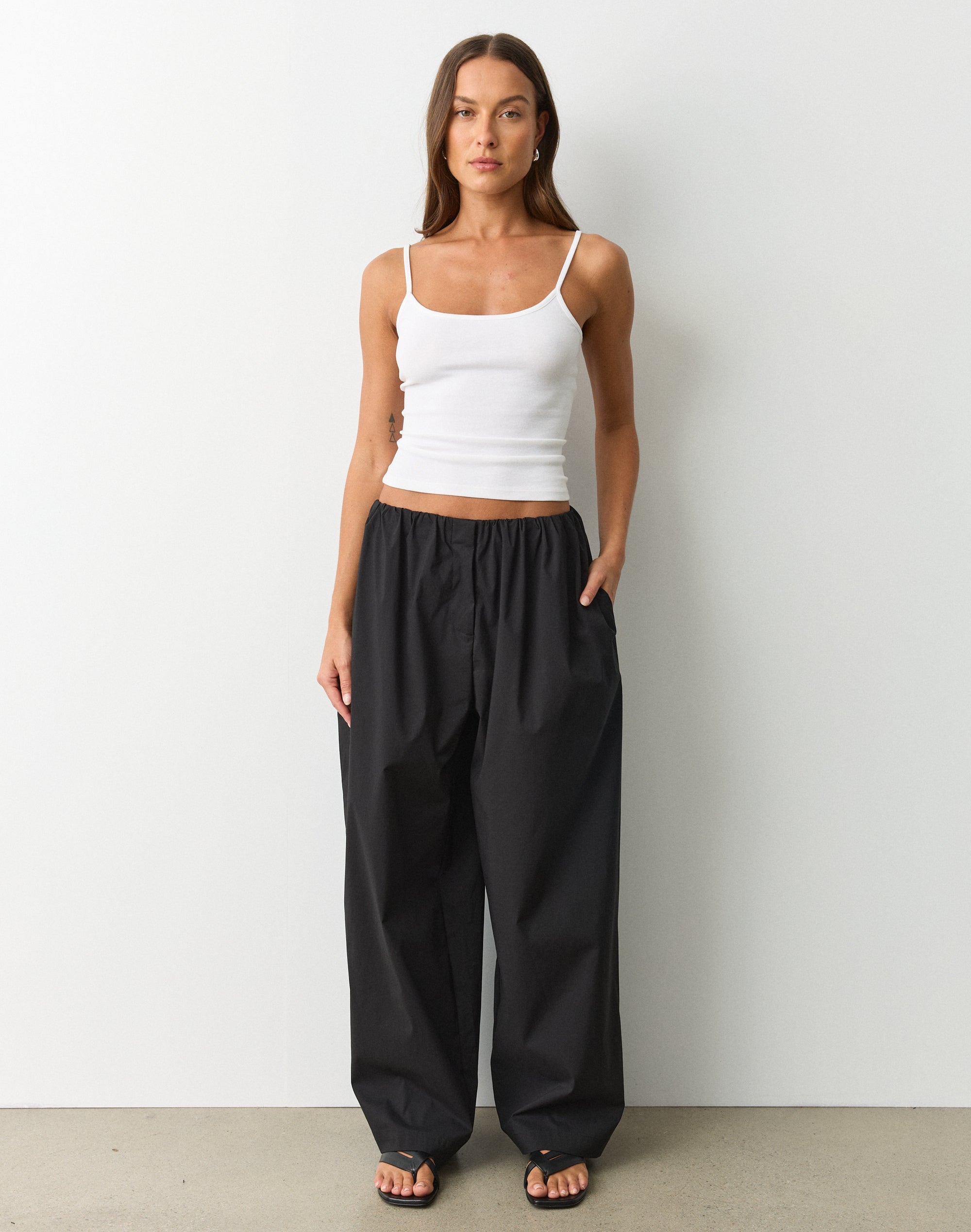 Low Rise Super Baggy Pant in Black | Glassons