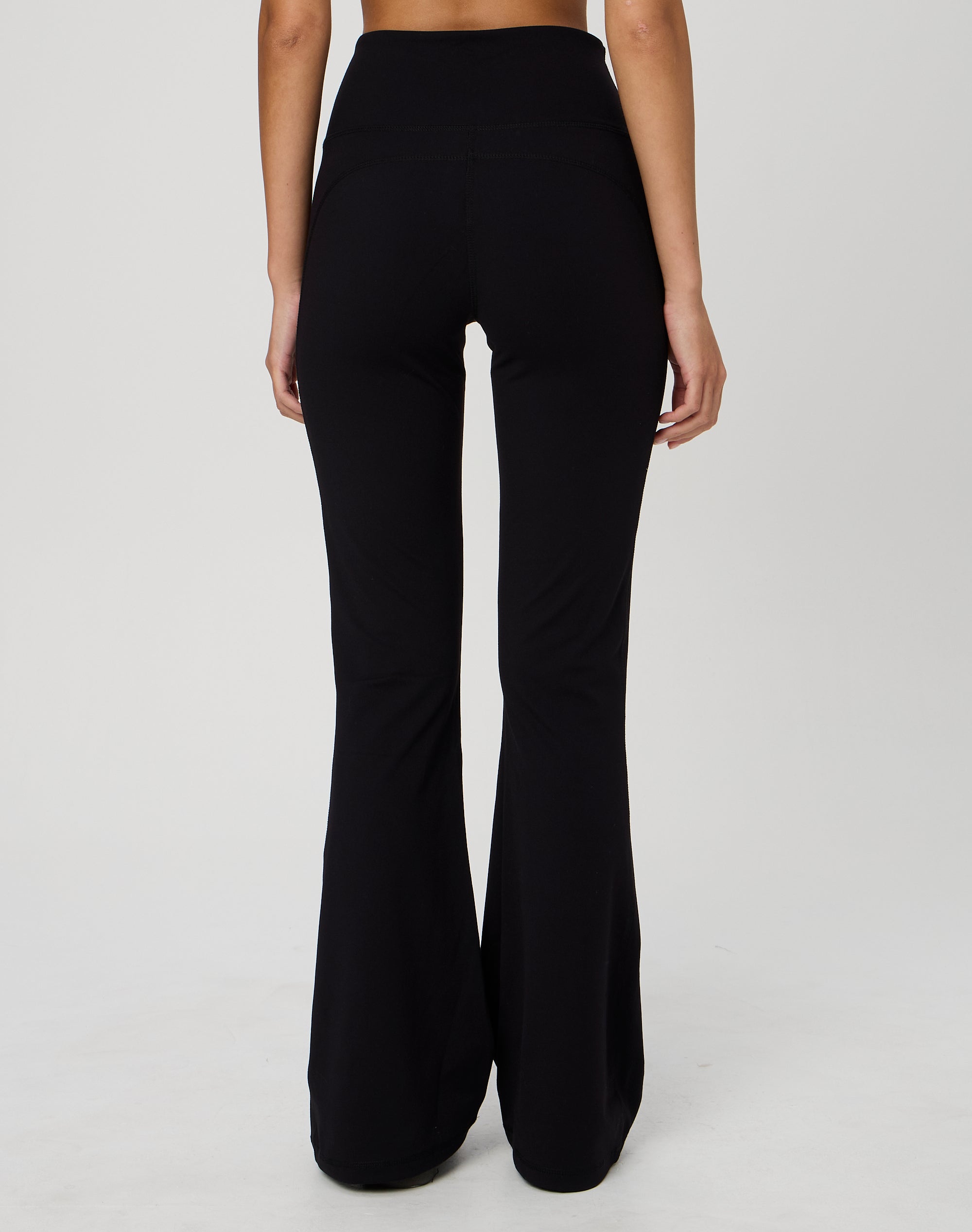 https://www.glassons.com/content/products/co-simone-butter-soft-flare-black-back-pw119603but.jpg