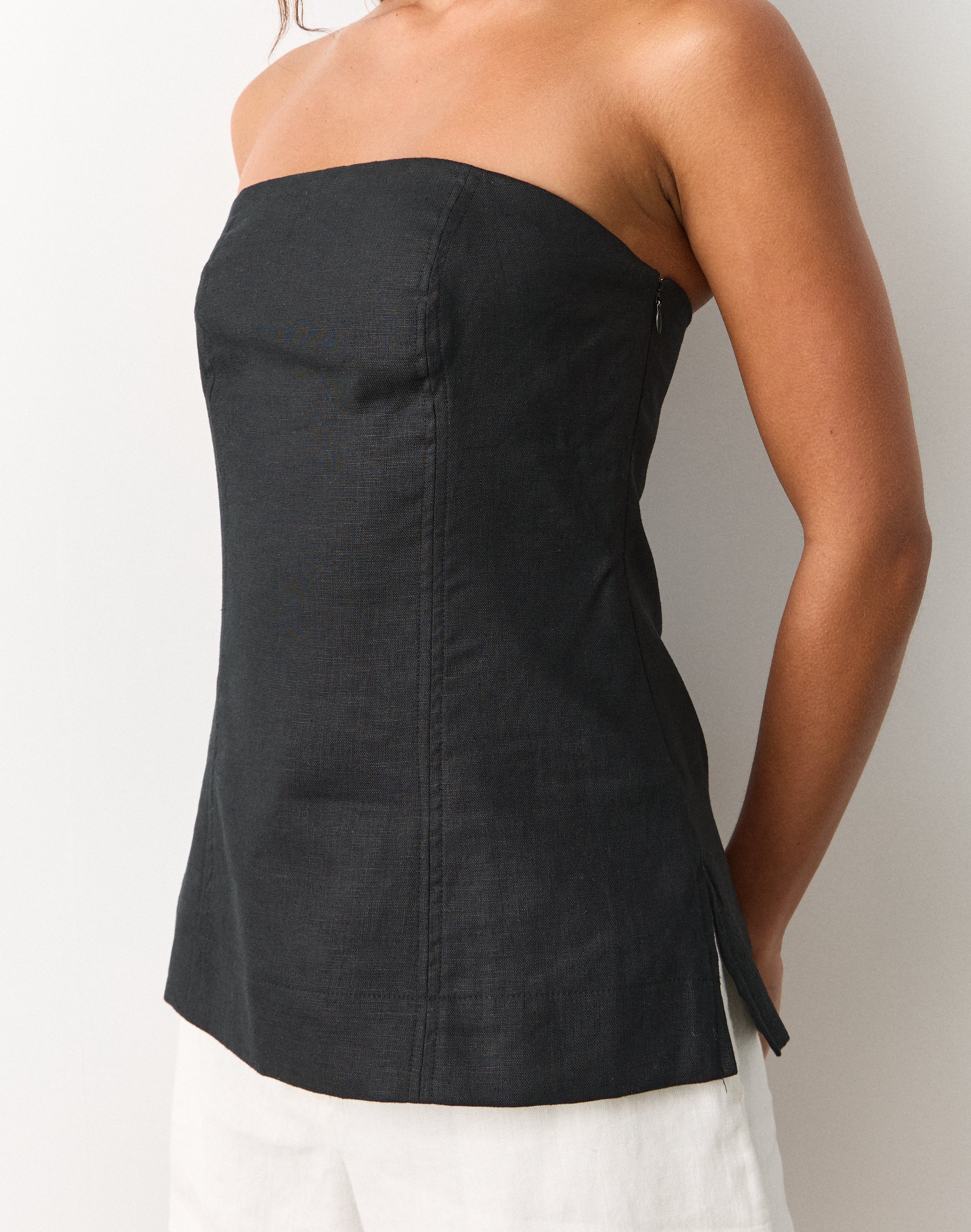 Linen Blend Strapless Blouse in Black Glassons