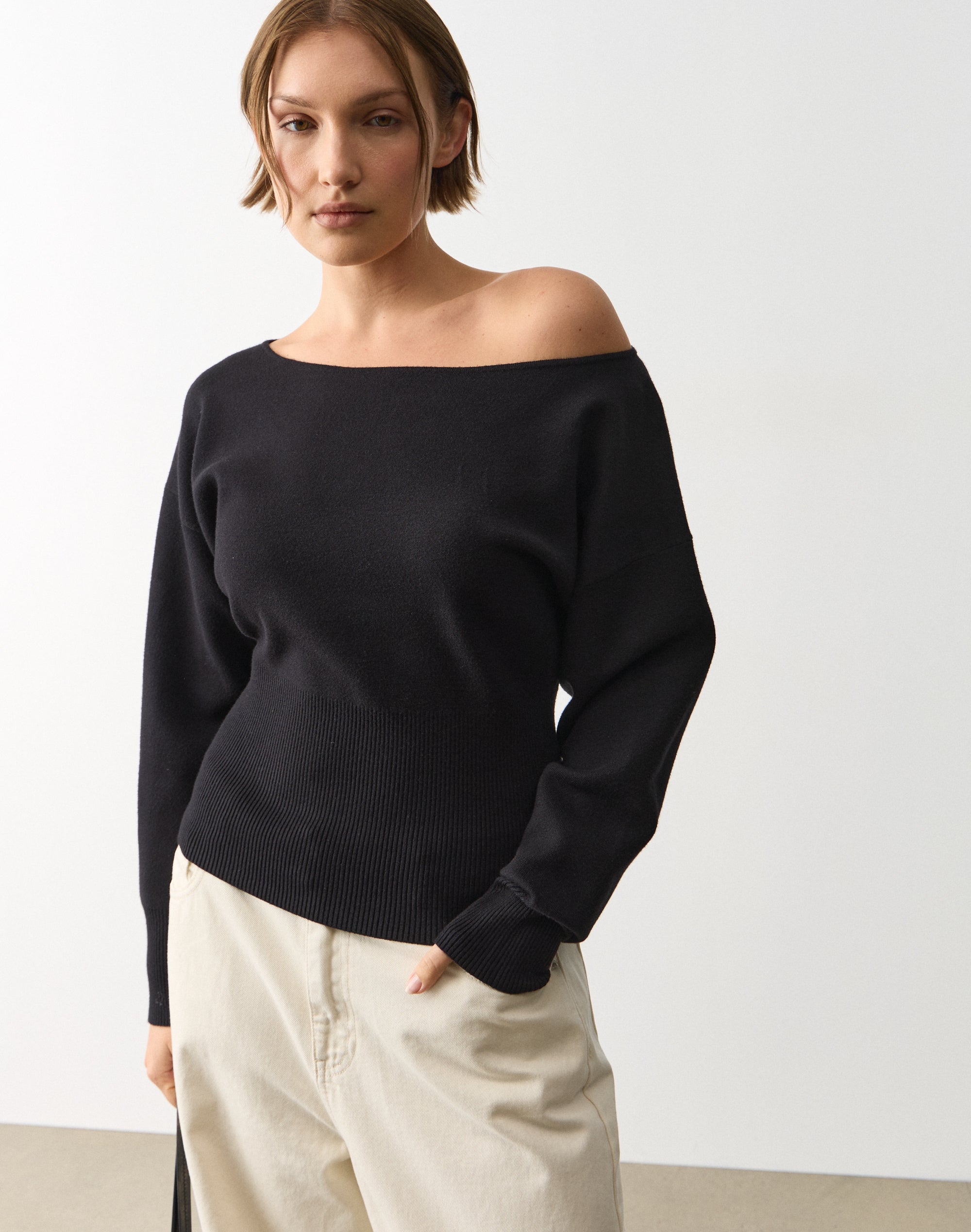 トップス HONEY MEW Big Ribbon Off-Shoulder Knit Off Shoulder Rib Waist Long Sleeve Knit in Black | Glassons