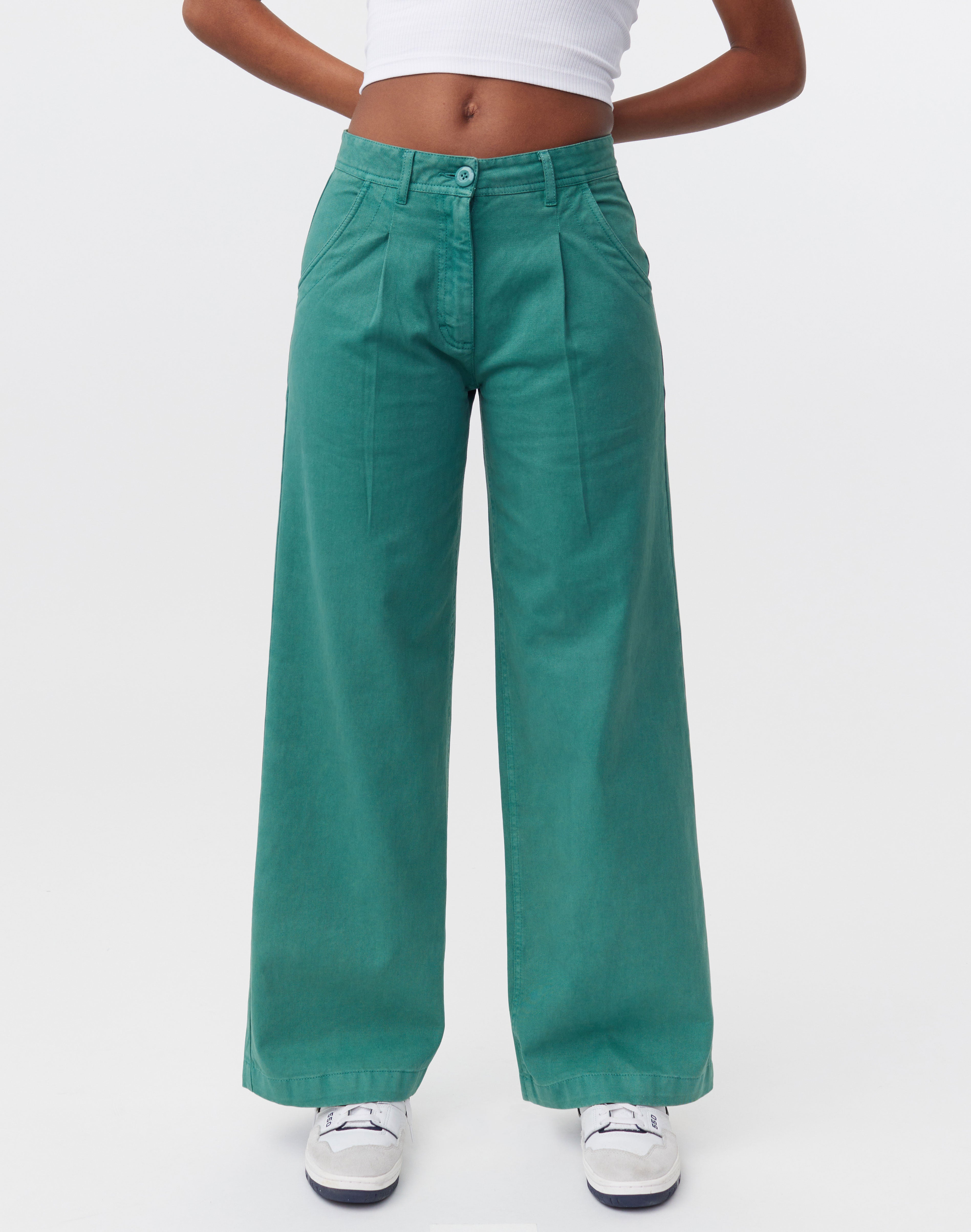 Mid Rise Straight Leg Pant in Green | Glassons