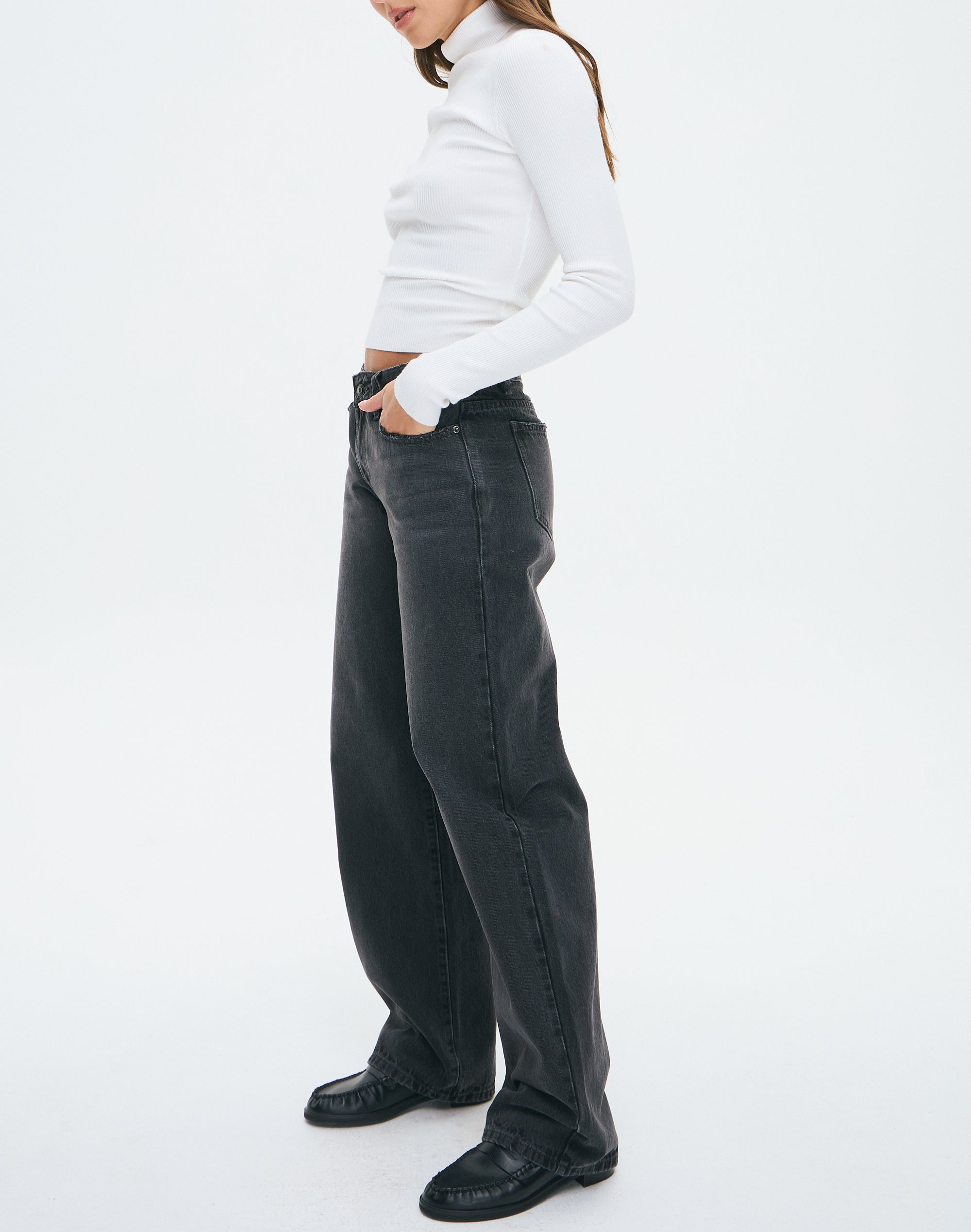 Low Rise Relaxed Straight Leg Jean in Black Moto Glassons