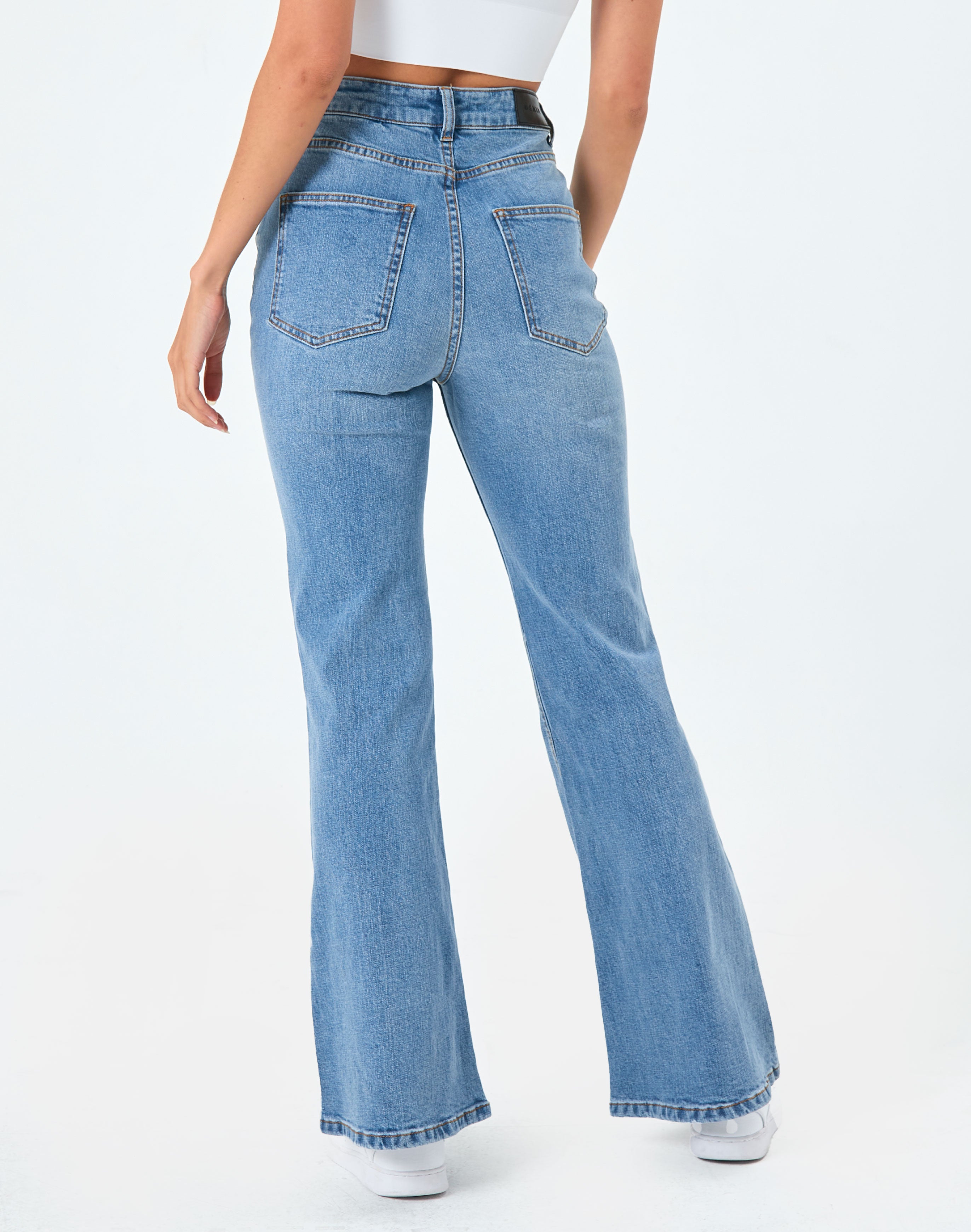 High Rise Flare Jean in Wash Dark 