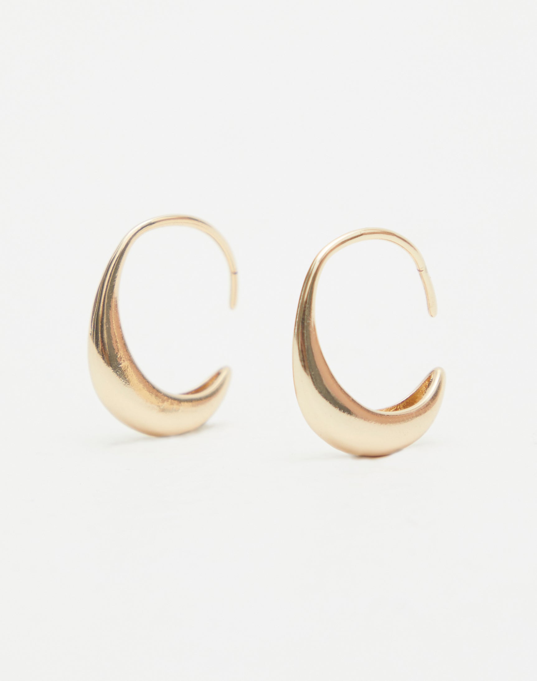 9ct Gold Diamond Cut Half Hoop Earrings - G2523 | F.Hinds Jewellers