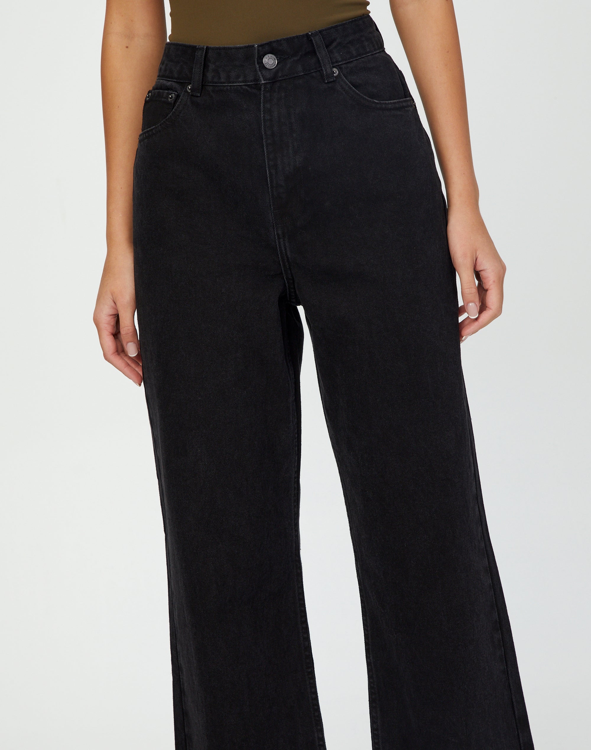 Super High Rise Wide Leg Jean in Black | Glassons