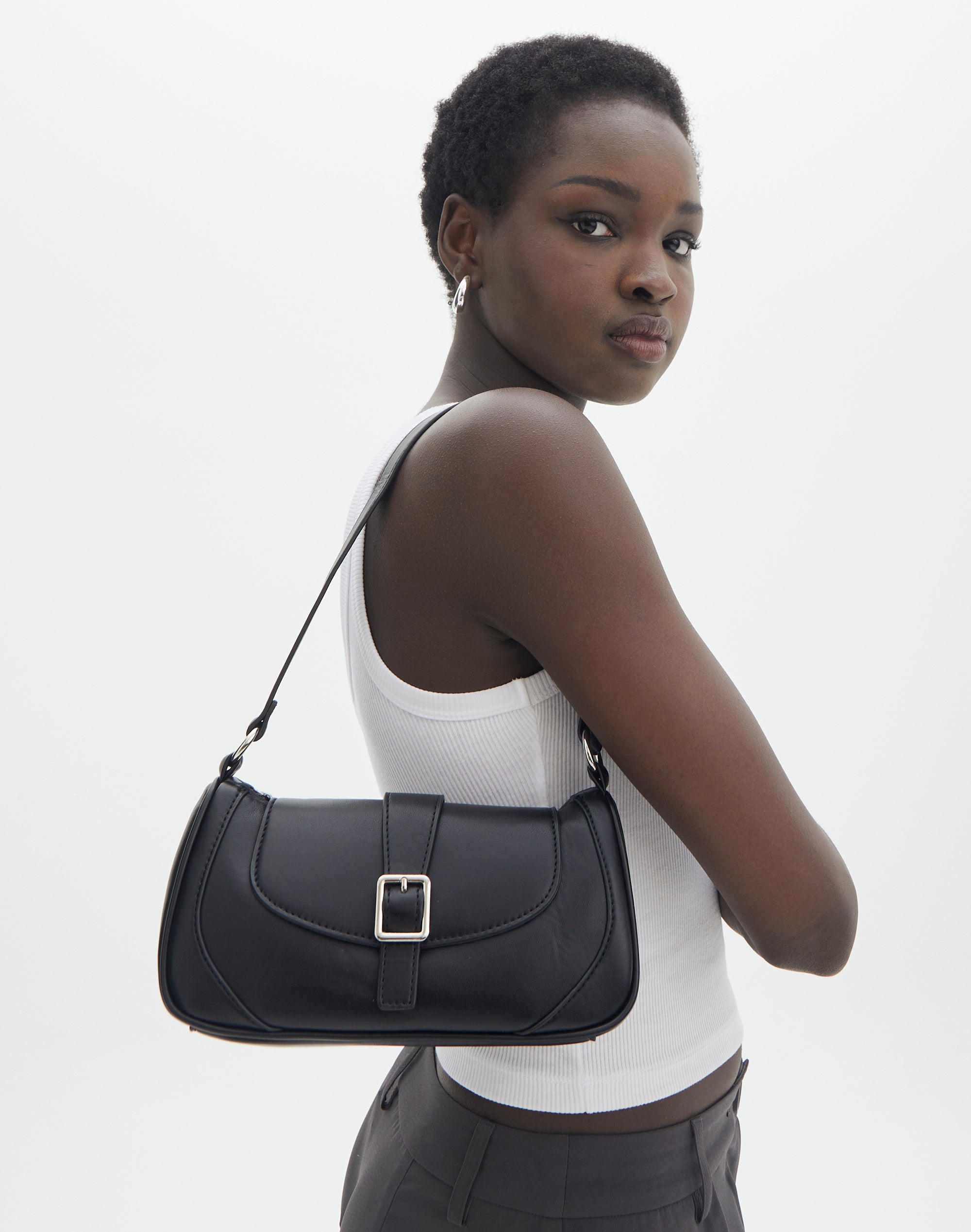 Sabrina Premium Cross-Body Bag (4L). Nike IN
