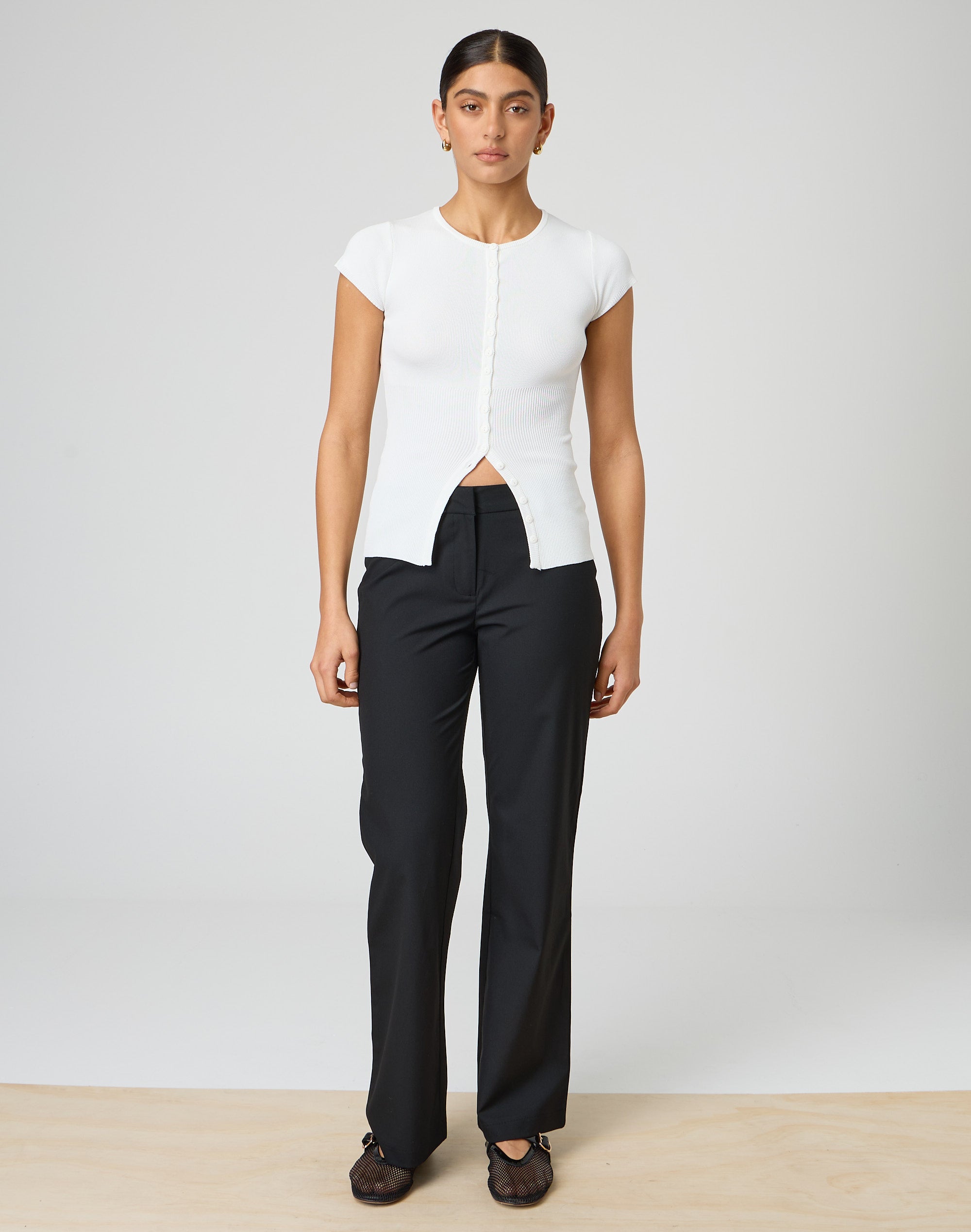 Mid Rise Straight Leg Pant in Black | Glassons