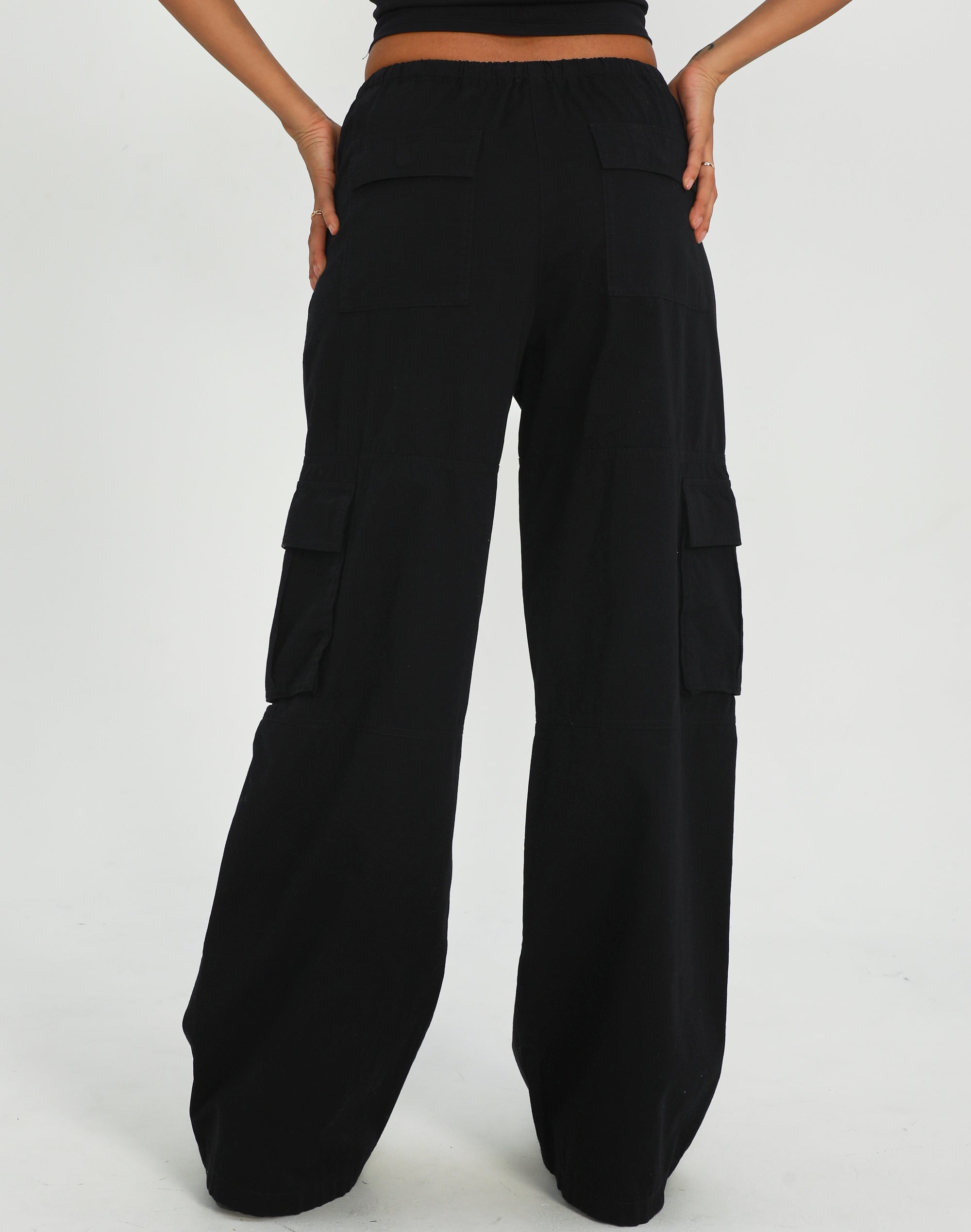 Wide Leg Cargo Pant in Black | Glassons