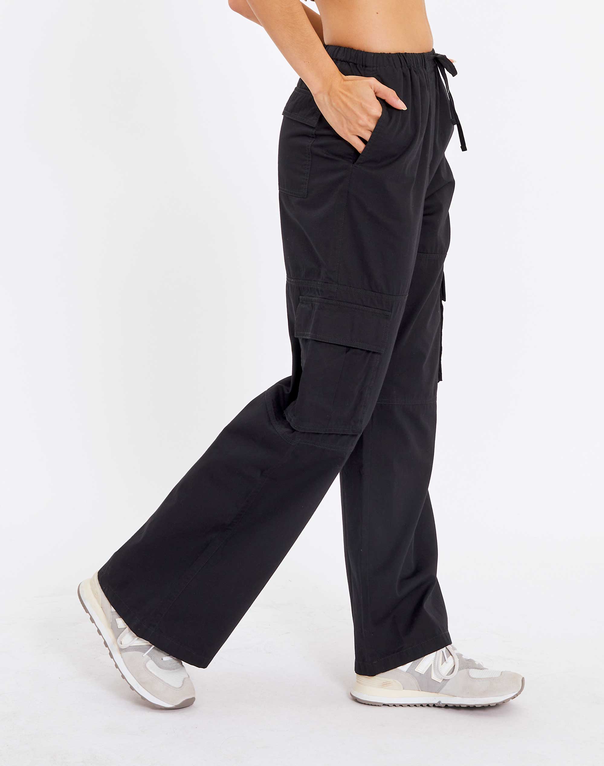 Wide Leg Cargo Pant in Black | Glassons