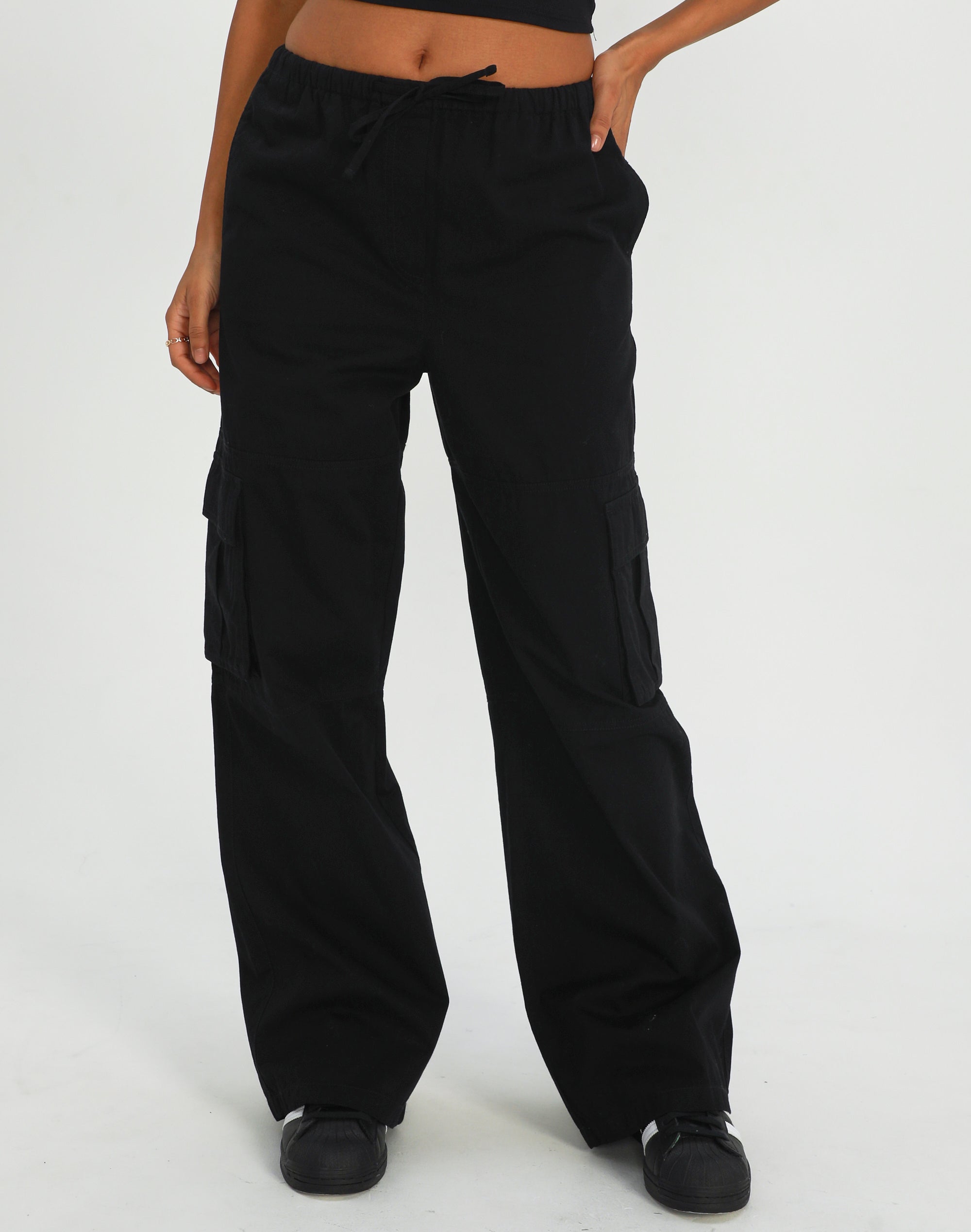 Wide Leg Cargo Pant in Black | Glassons