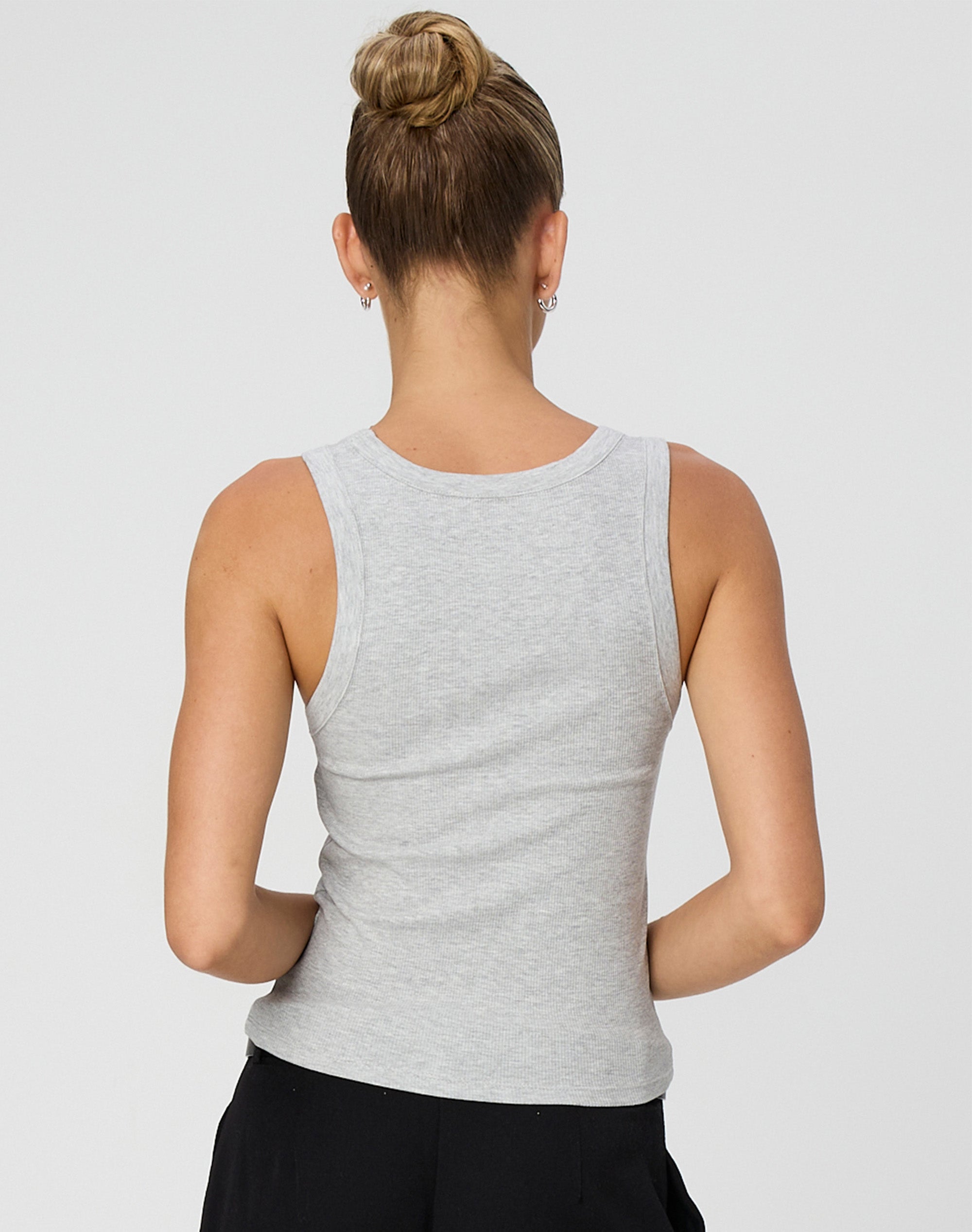 https://www.glassons.com/content/products/kleo-thick-bind-tank-pale-grey-marle-back-tv120861orib.jpg