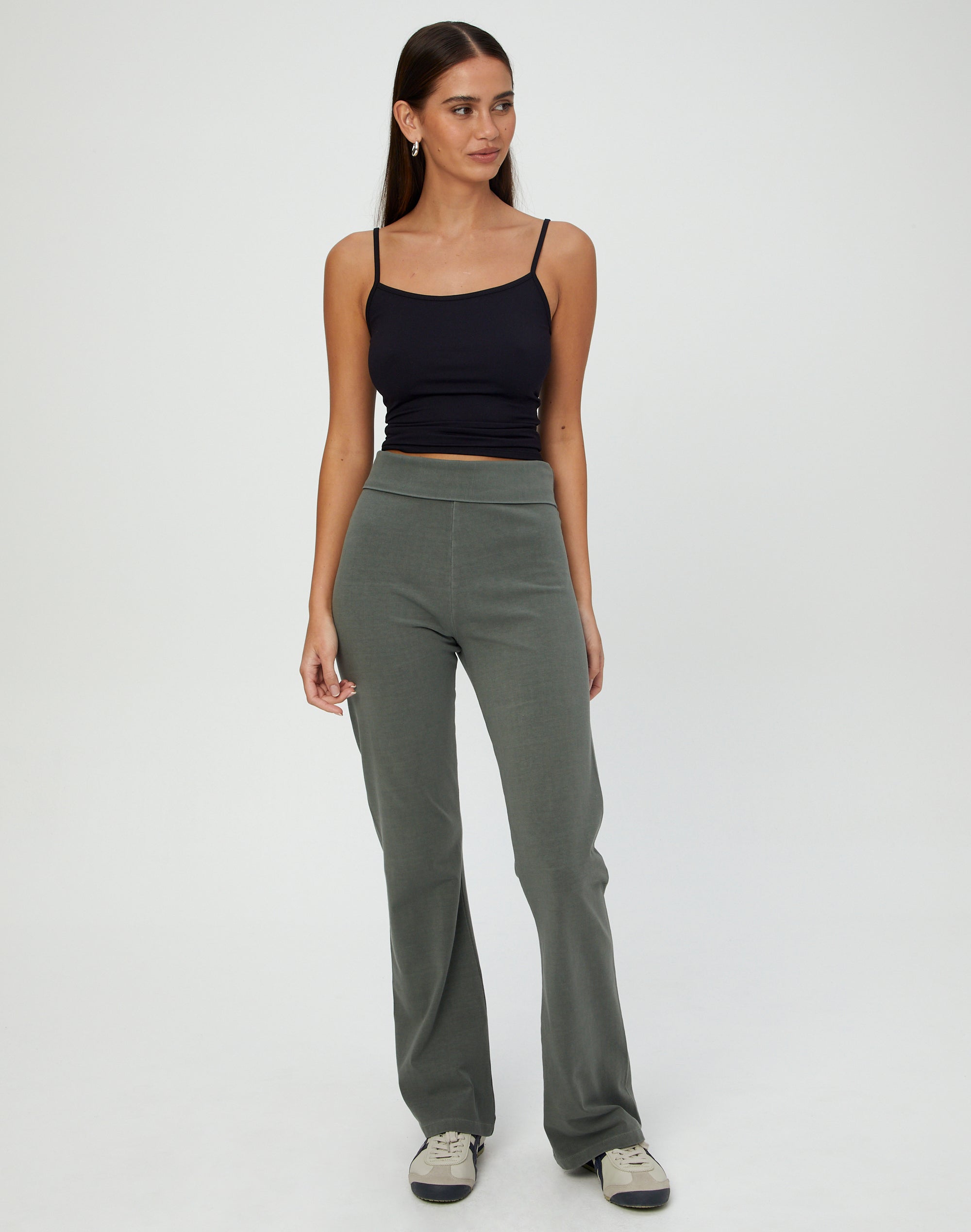 https://www.glassons.com/content/products/lilly-foldover-pant-kambala-front-pw145653was.jpg