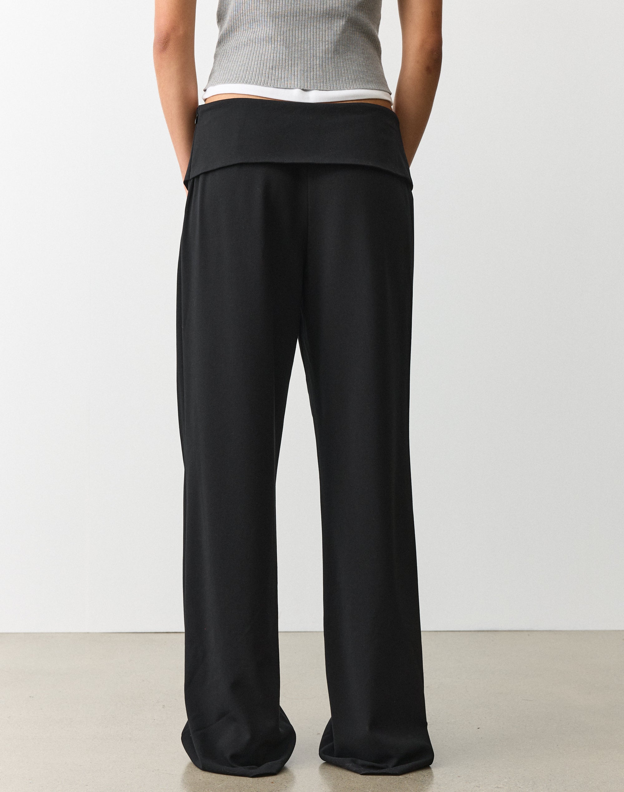 Hook And Eye Tailored Pant in Black | Glassons AU