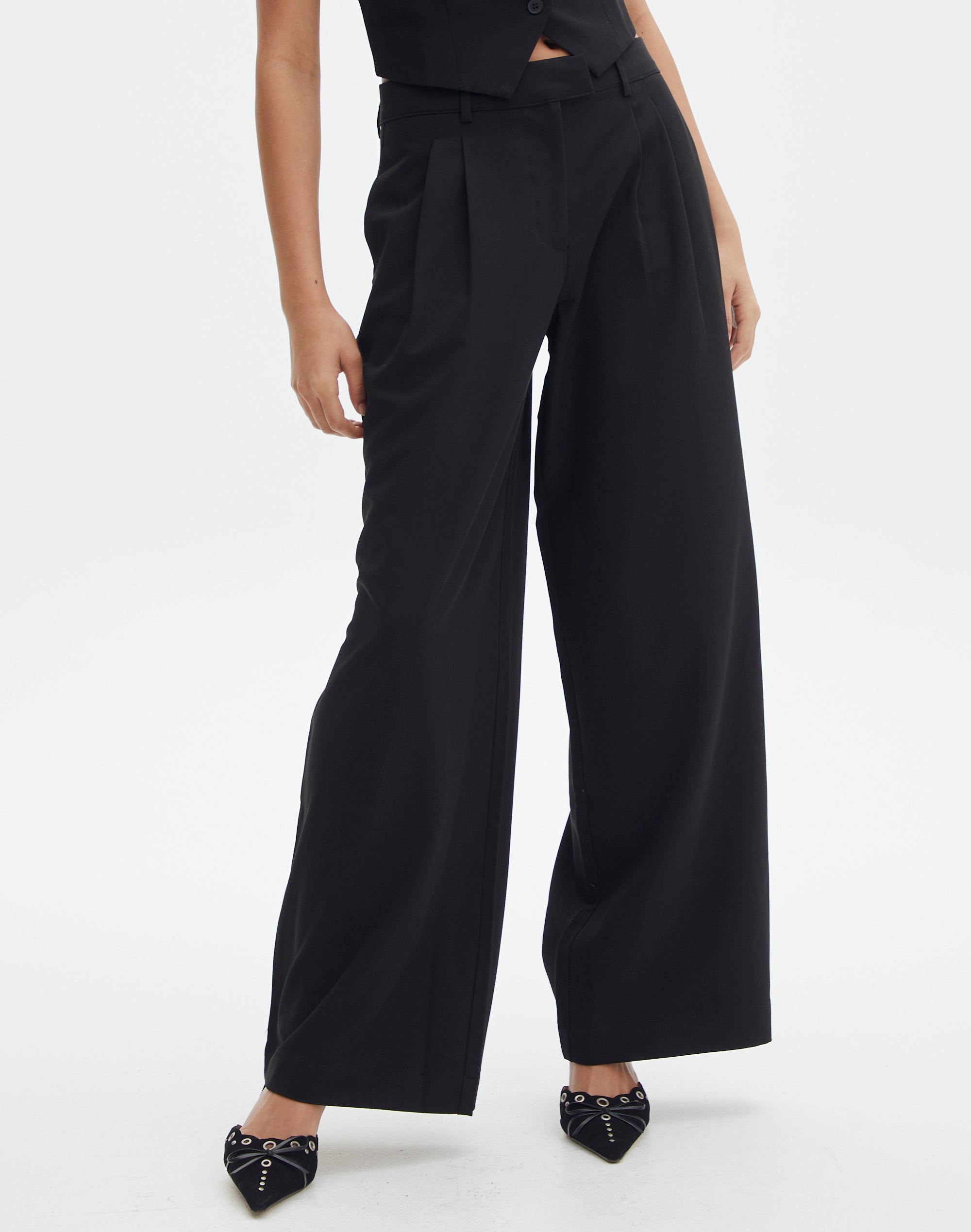 Mid Rise Wide Leg Pant in Black | Glassons