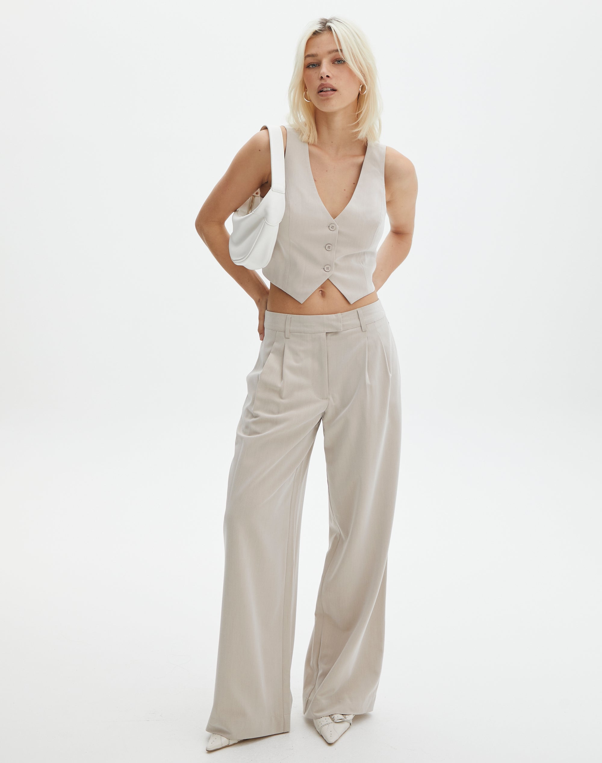 Mid Rise Wide Leg Pant in Beige | Glassons