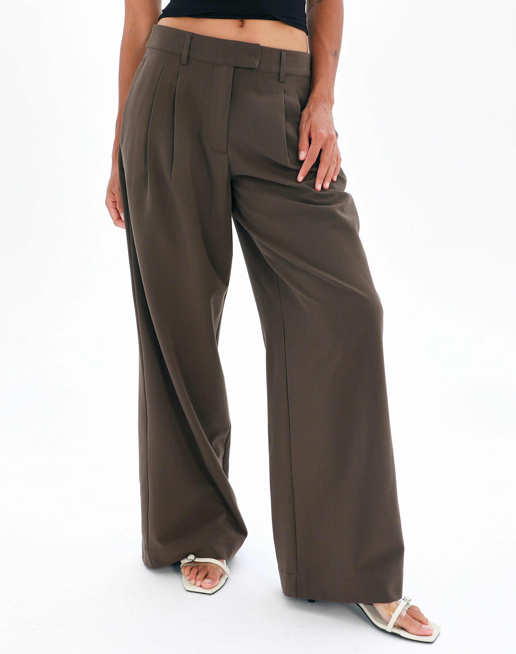 Mid Rise Wide Leg Pant in Brown | Glassons