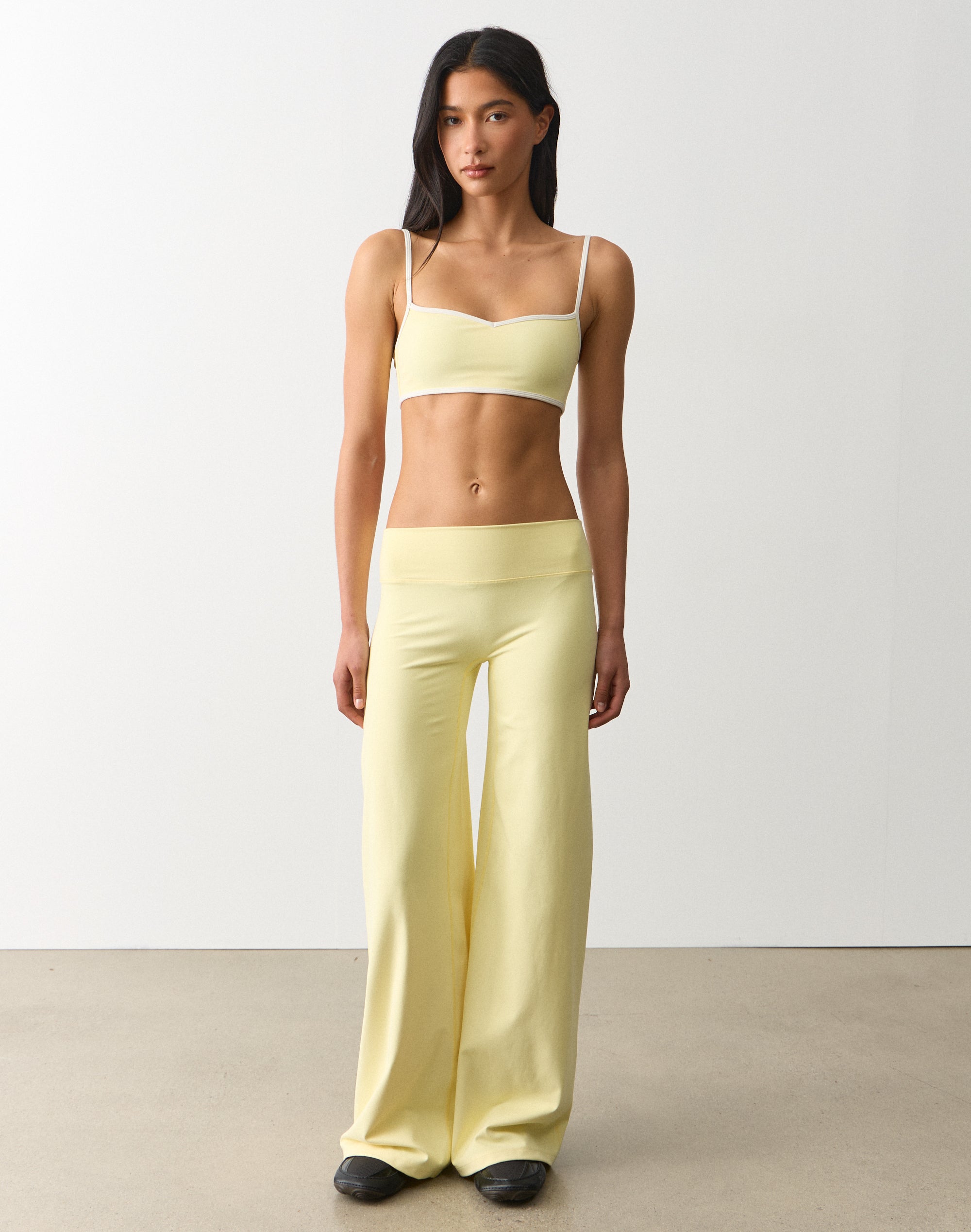 Active Contrast Sports Bra in Rise And Shine X Vanilla Thril