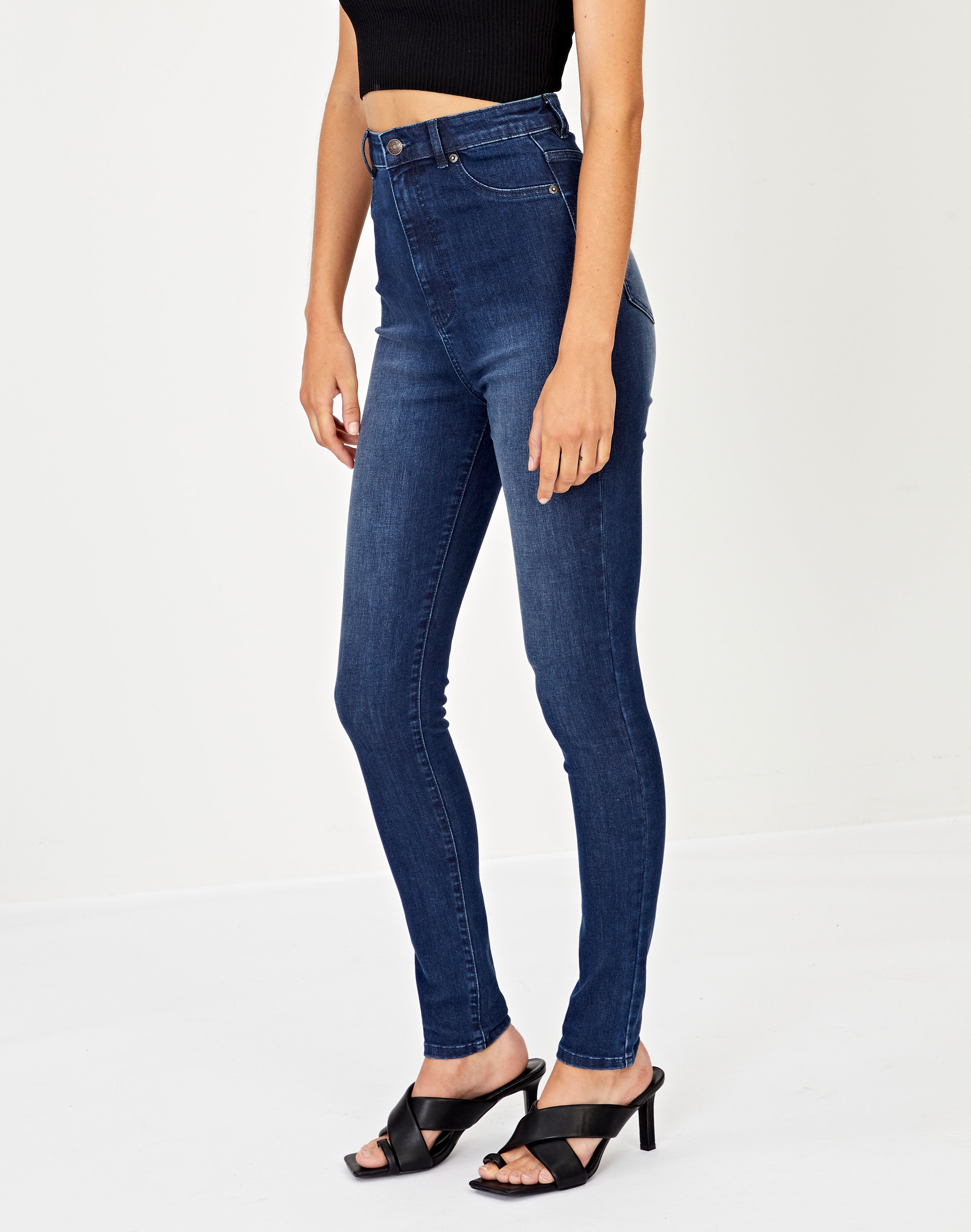 Super High Stretch Skinny Jean in Wash 