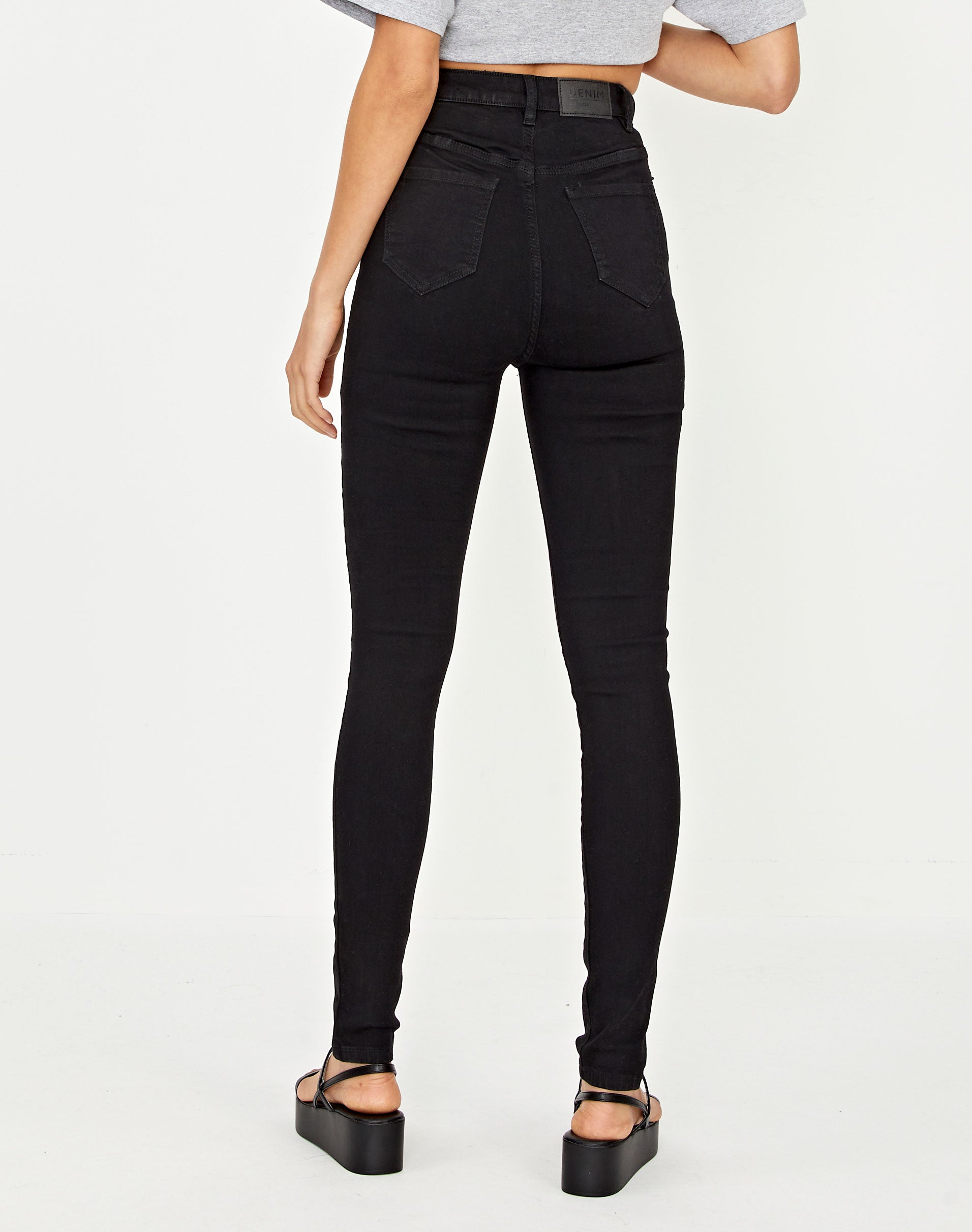 black skinny jeans