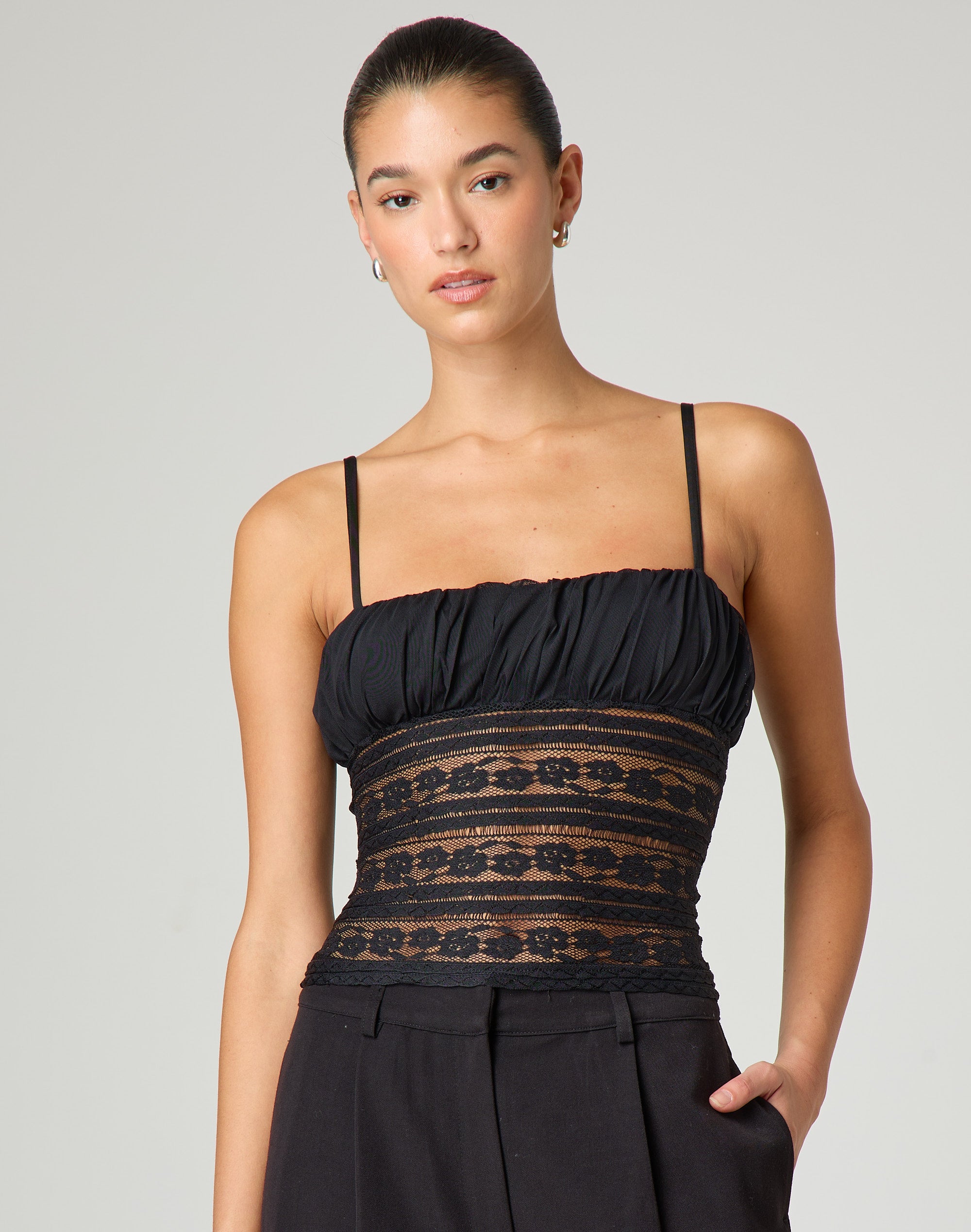 トップス TR34228 S ruched sculpt body lace black TR34228 S ruched sculpt body lace black Ruched Bust Lace Top