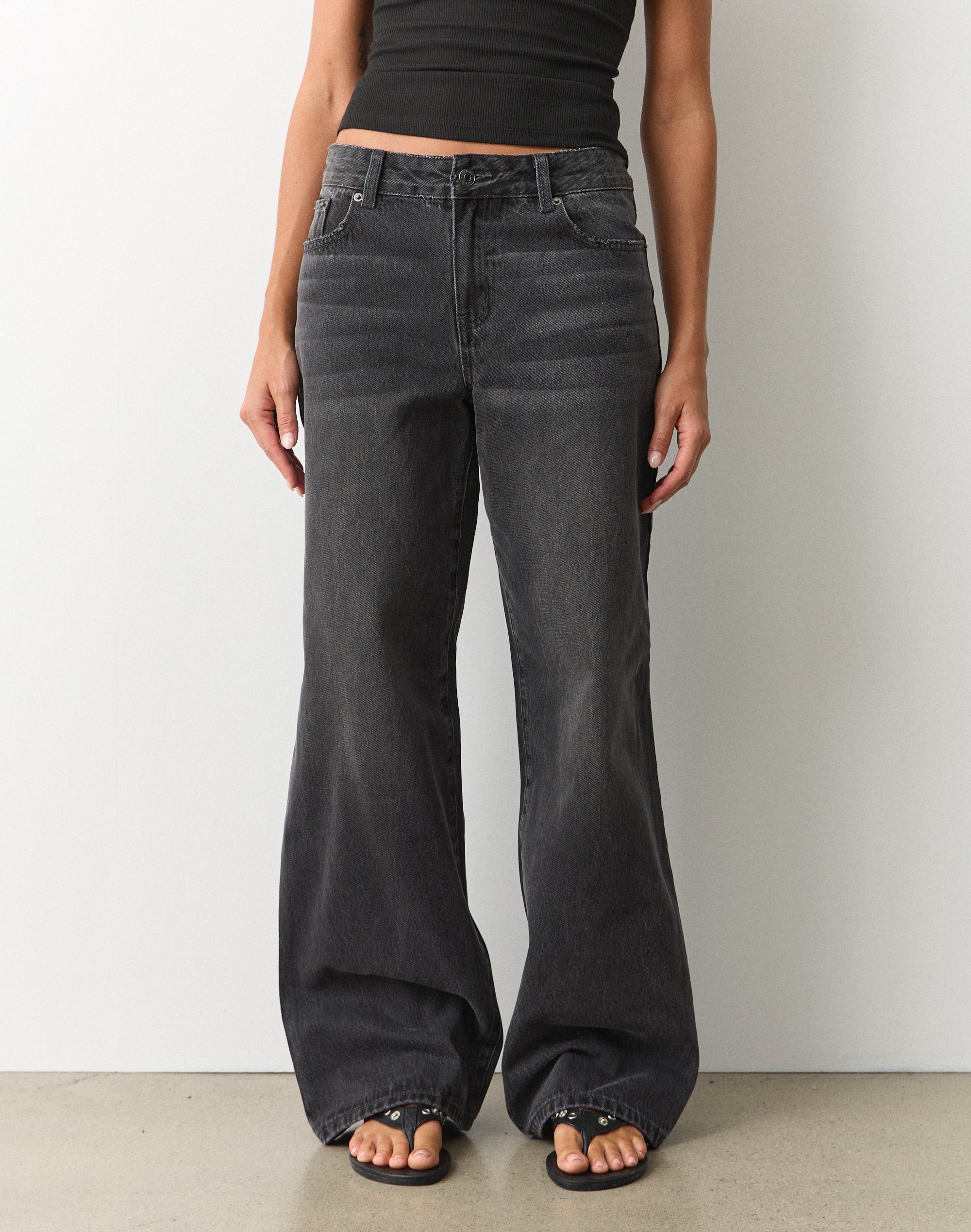 Mid Rise Wide Leg Jean in Black Moto | Glassons US