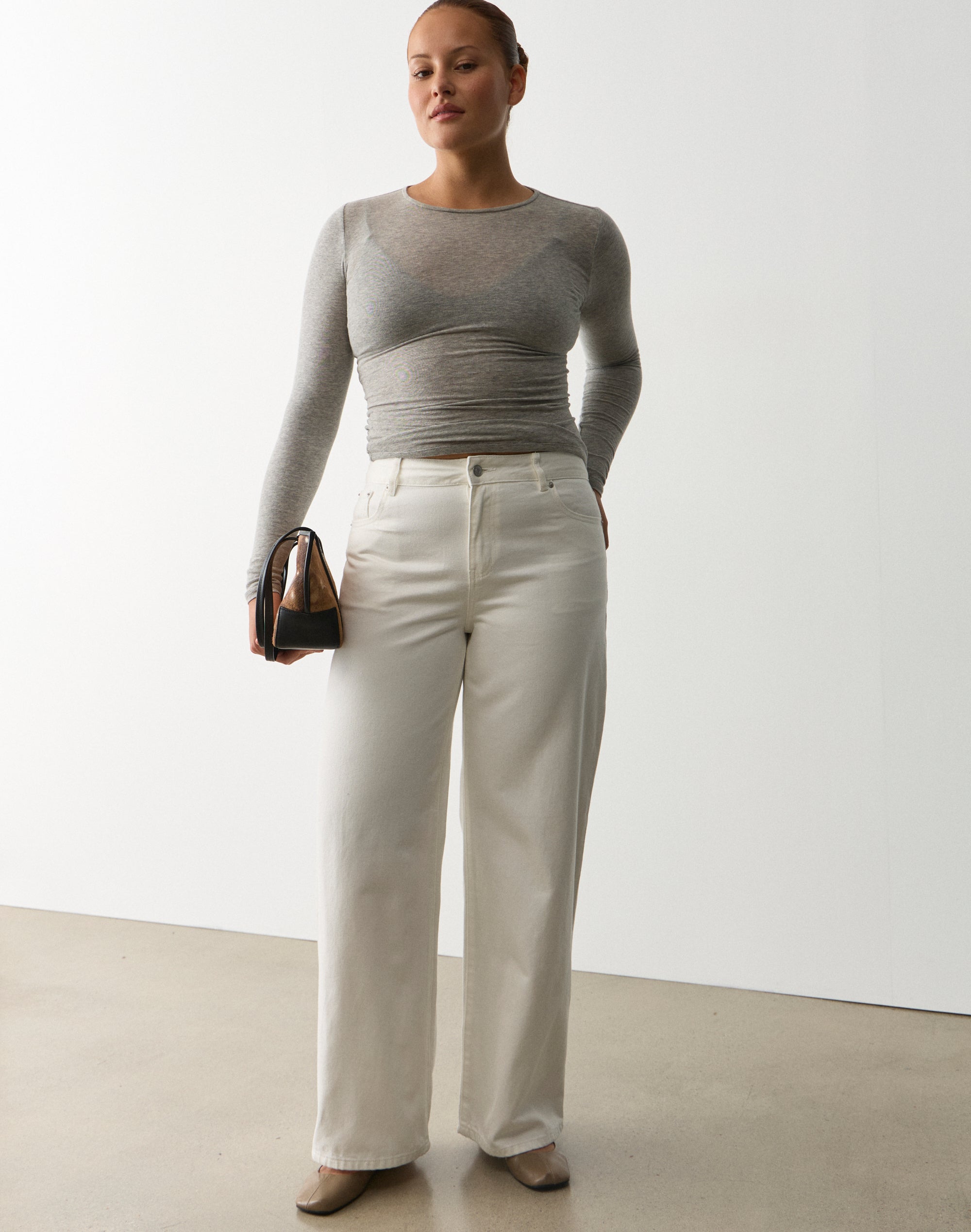 Mid Rise Wide Leg Jean in Milk | Glassons US