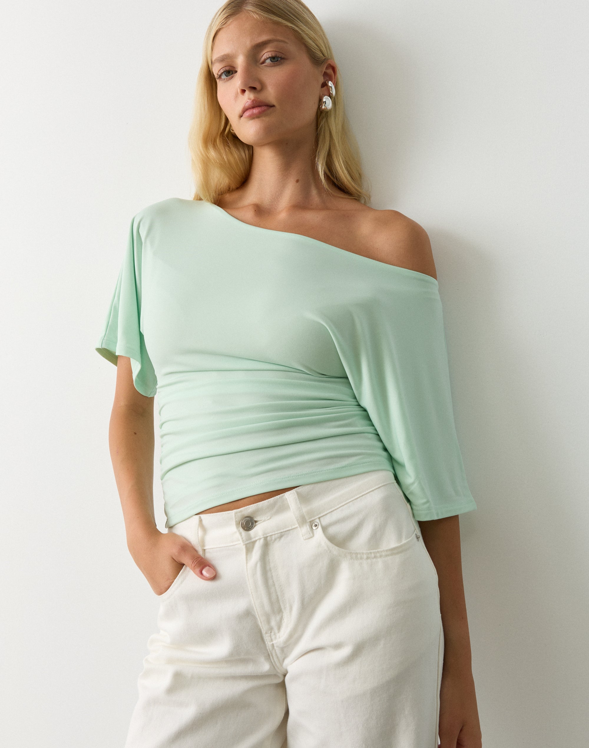 トップス minn Ruched Slash Neck Top in Mintini | Glassons US