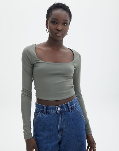 Supersoft Long Sleeve Crop Top in Cypress | Glassons