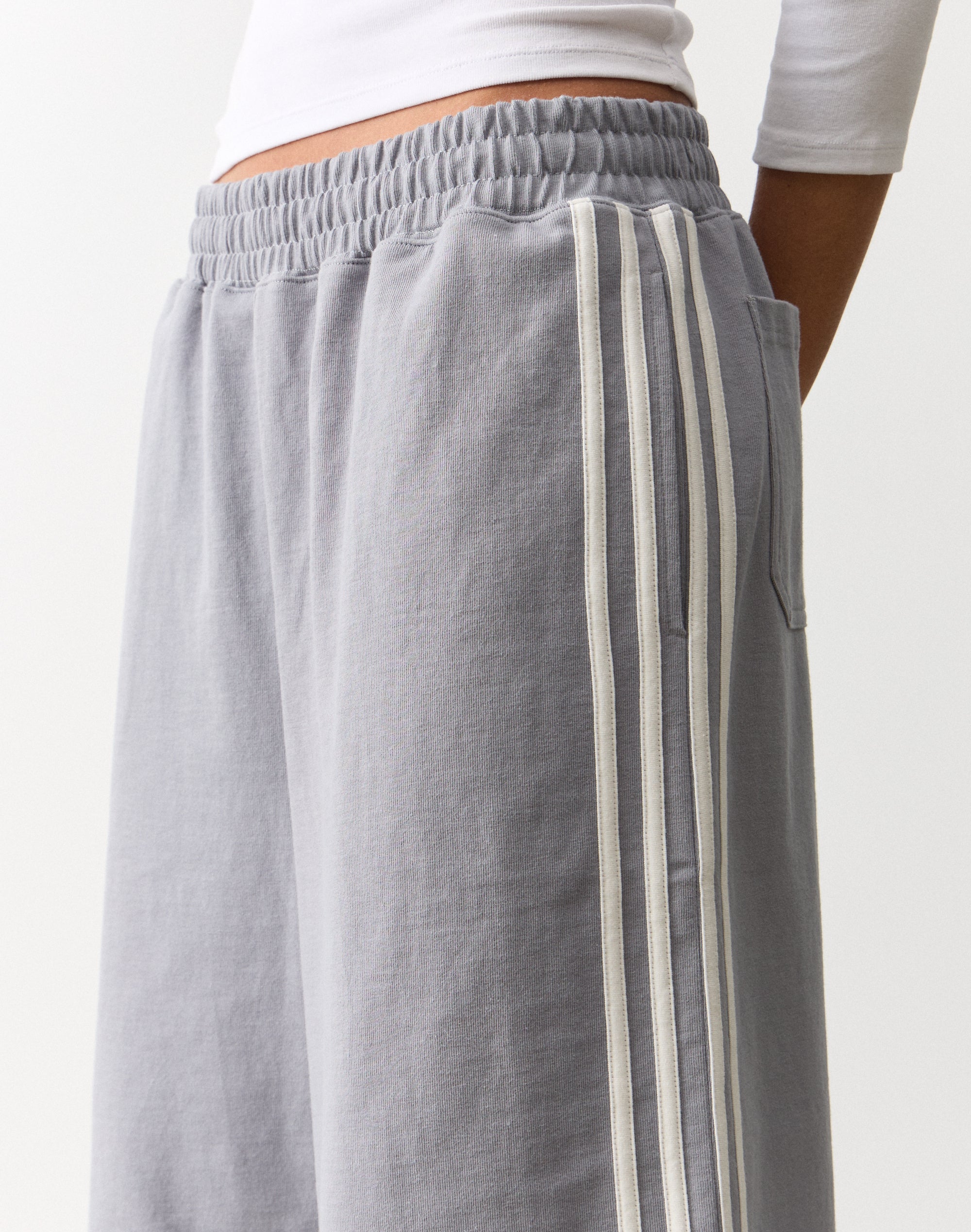 Tipped Oversized Longline Sweat Short in Cool Drift X Milk 