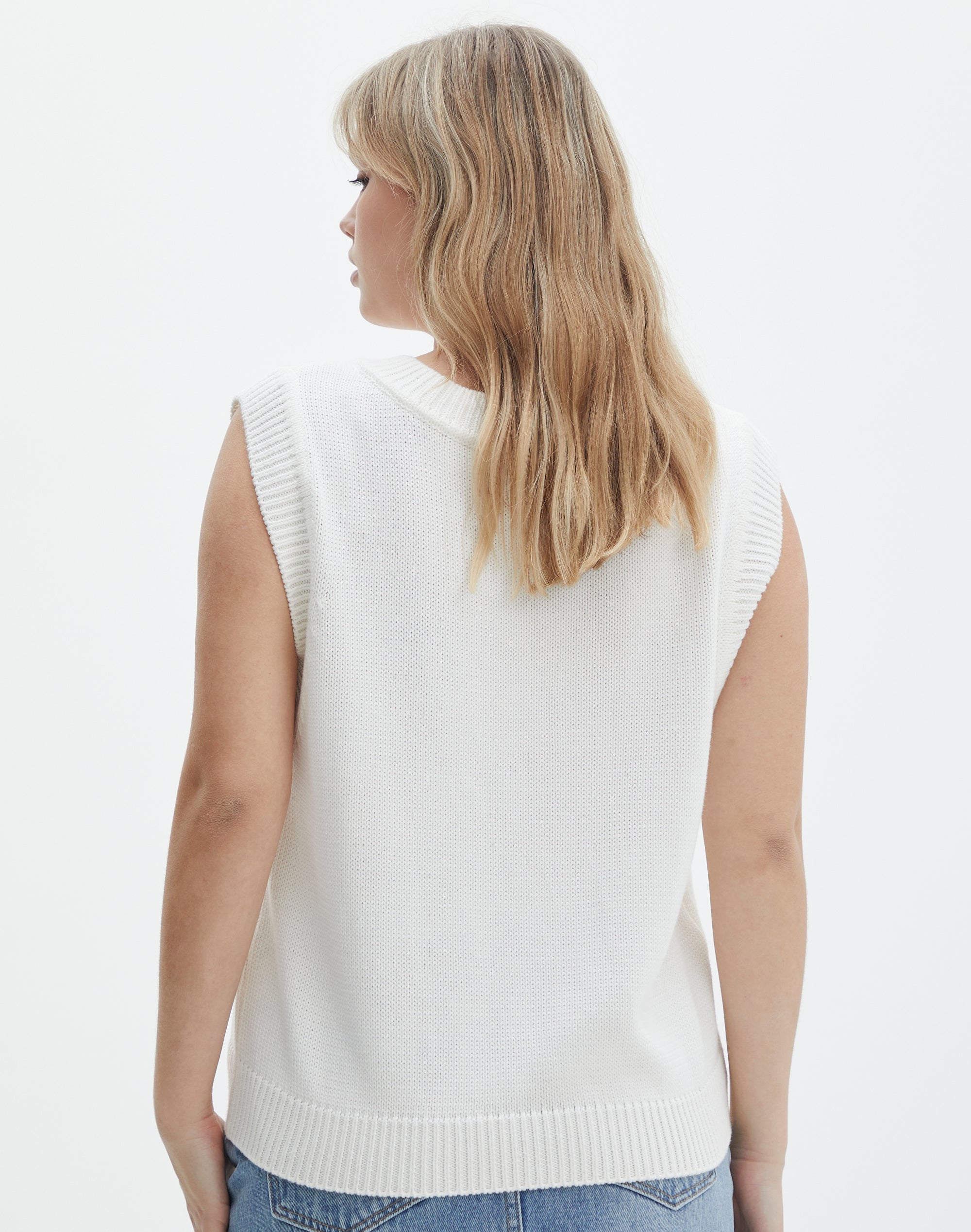 Oversized Knit Vest in White | Glassons