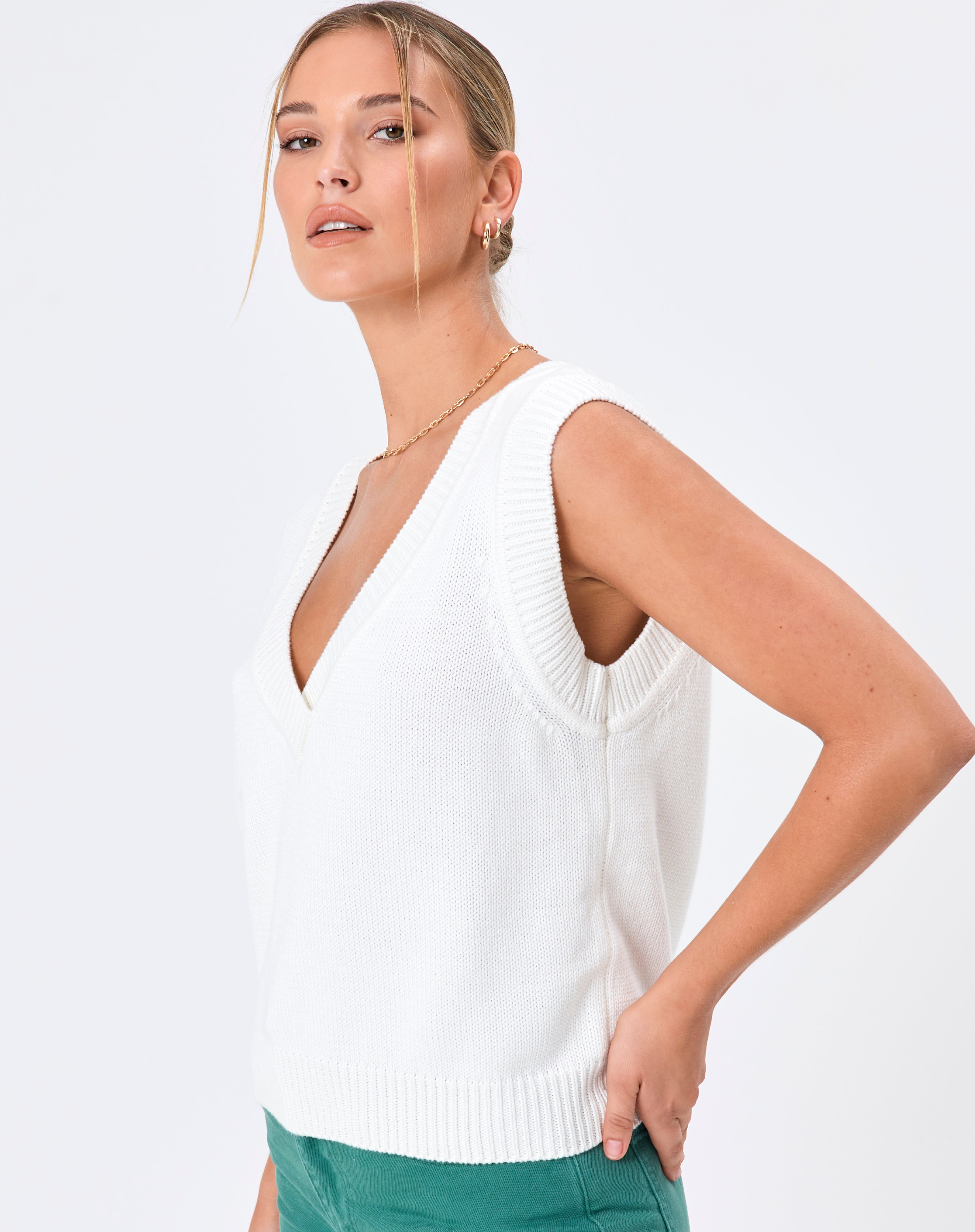 Oversized Knit Vest in White | Glassons