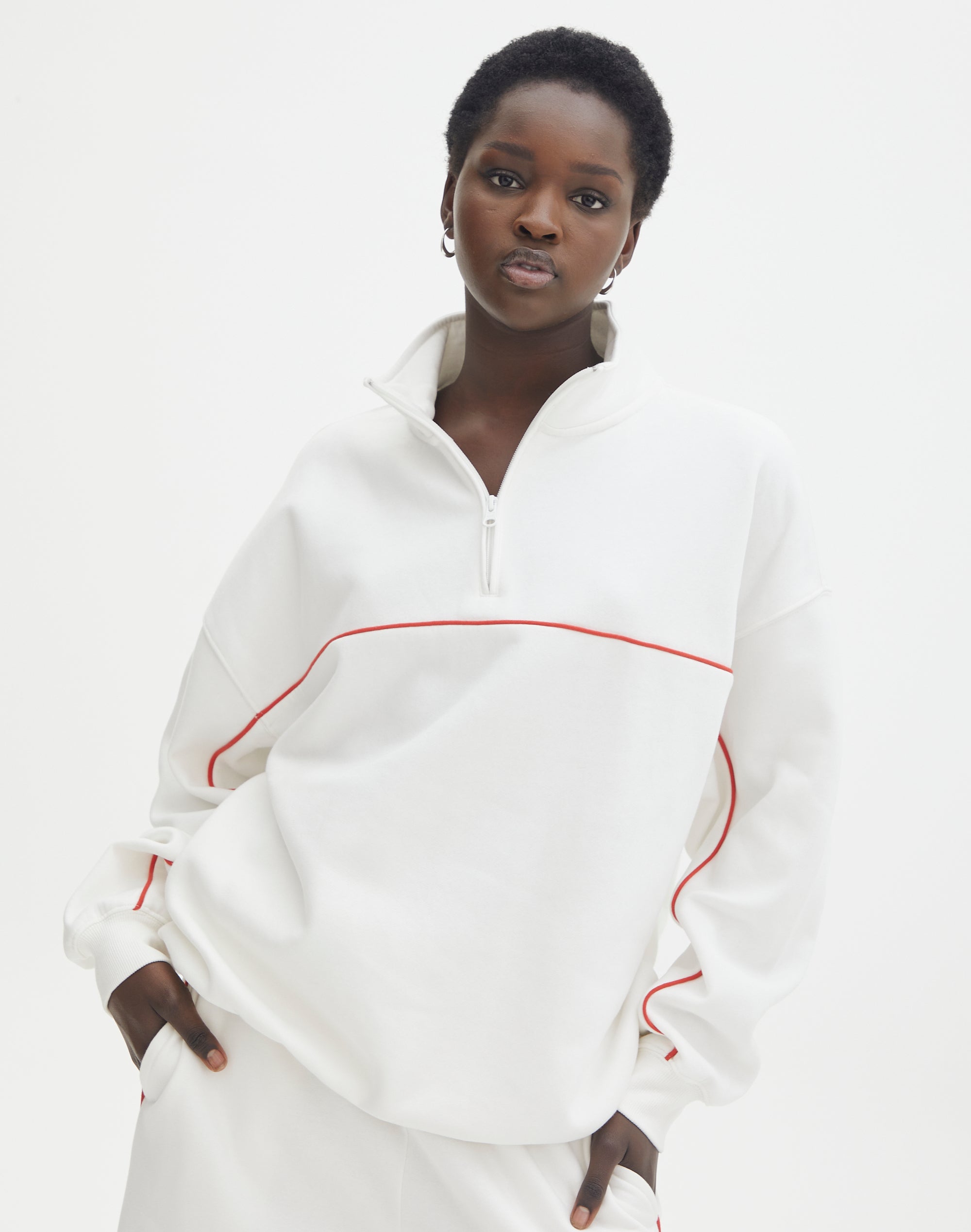 https://www.glassons.com/content/products/olivia-oversized-piped-quarter-zip-milkhot-n-spicy-front-tl97172tip.jpg