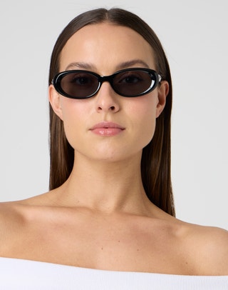Thin Oval Frame Sunglasses in Black