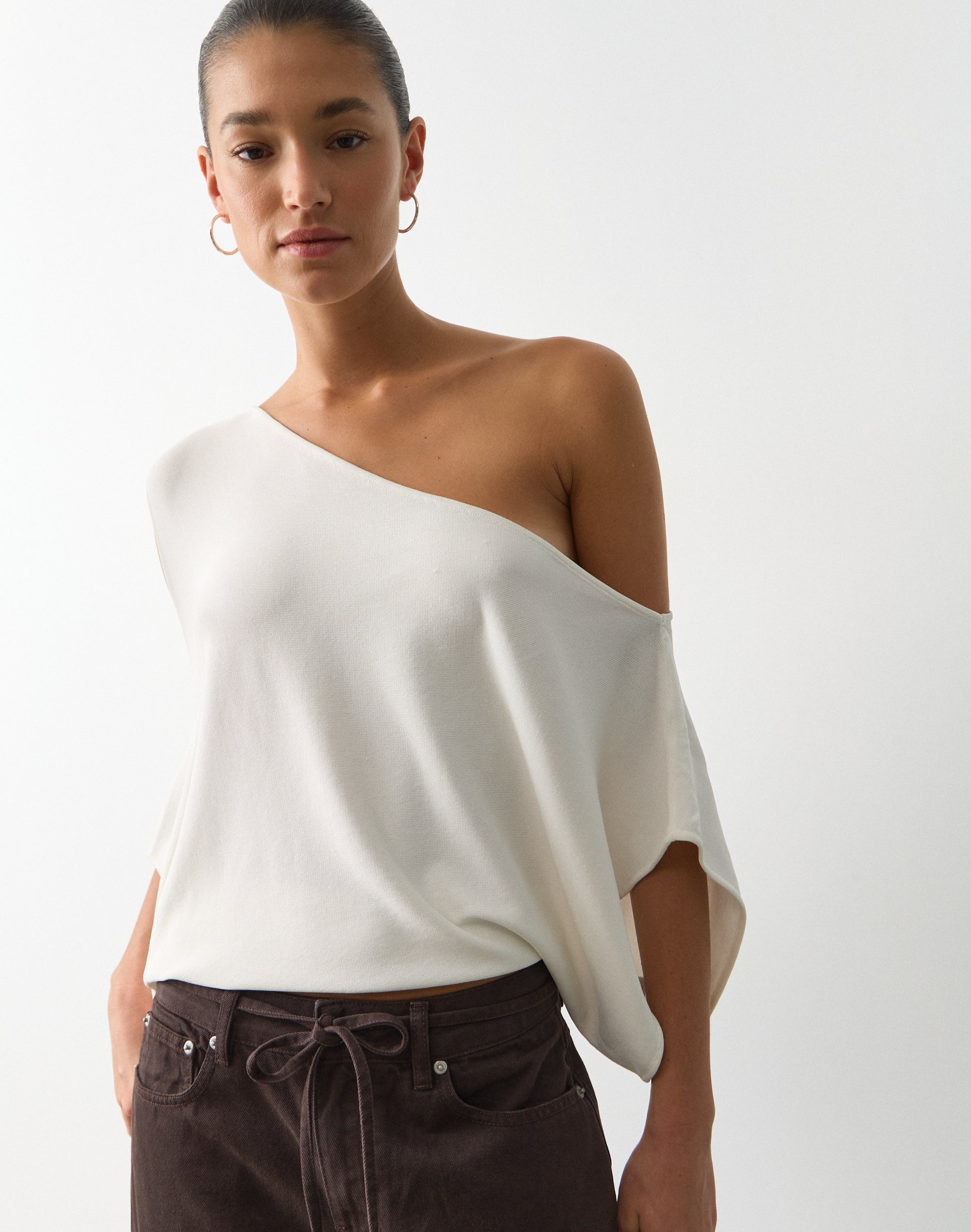 売れ筋日本 UND BOX SHOULDER CUT TOP 【公式通販】