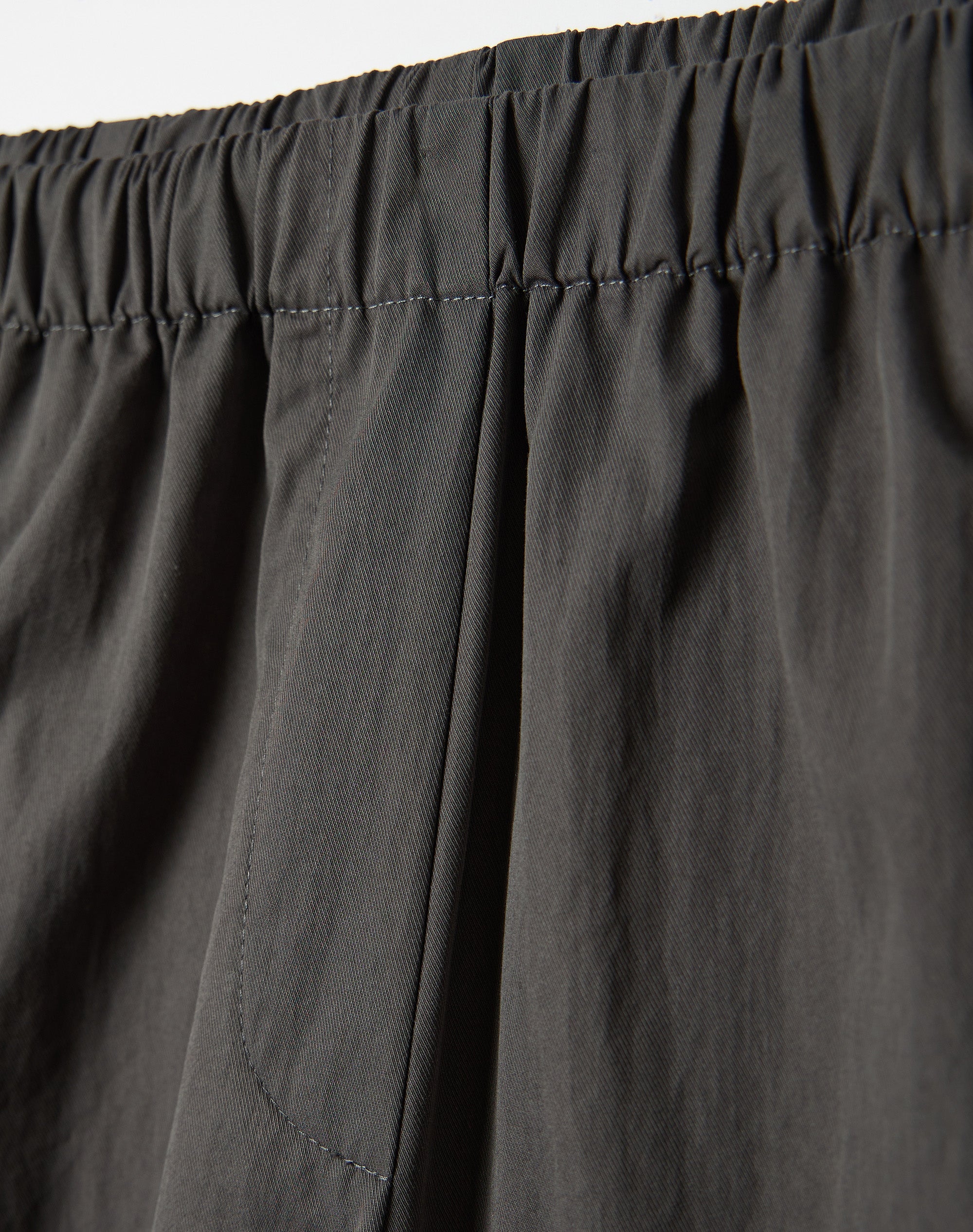 Mid Rise Elastic Waist Pants in Coal Me Up | Glassons US