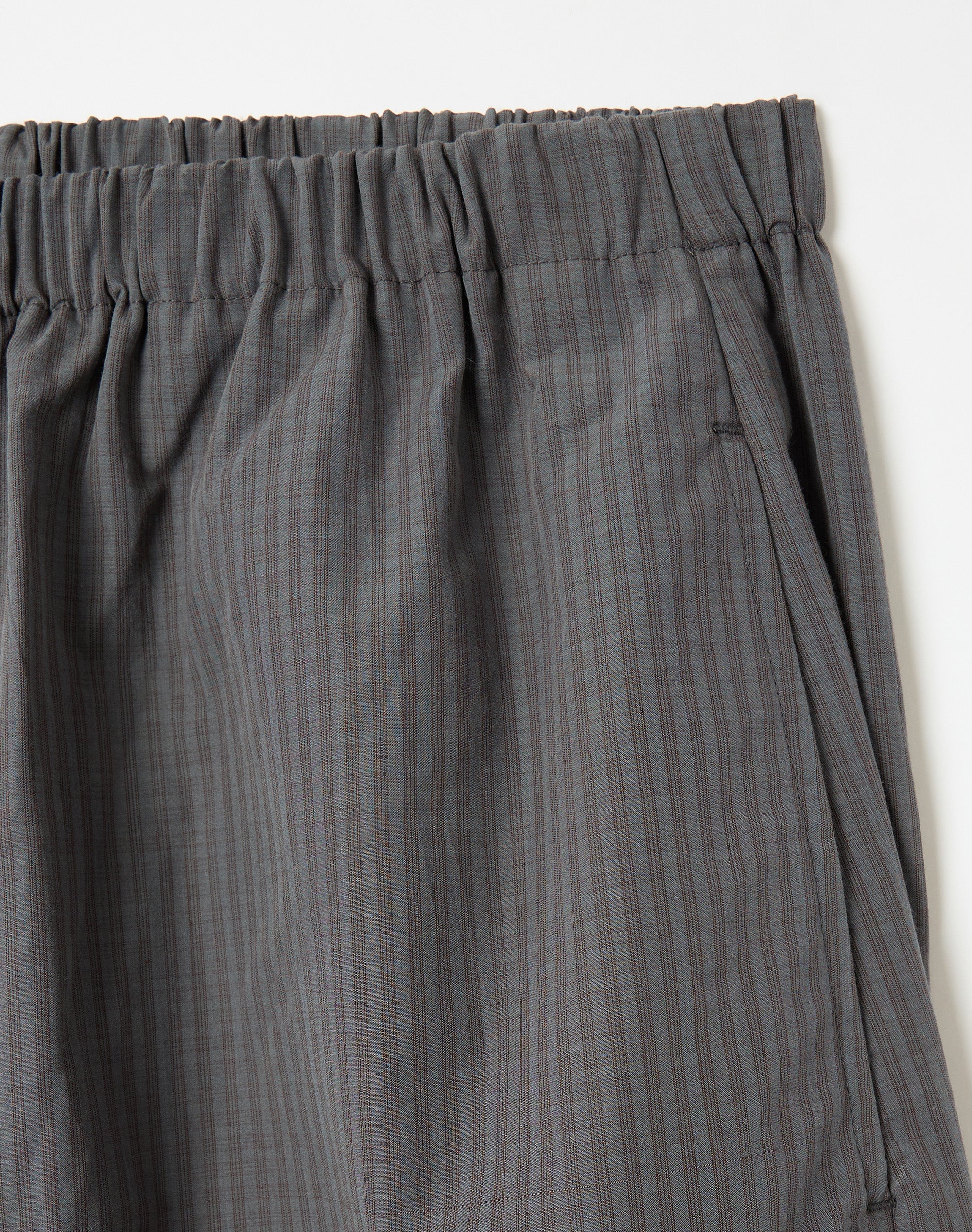 Elastic Waist Balloon Pant in Obsidian Fudge Remi Check | Glassons US