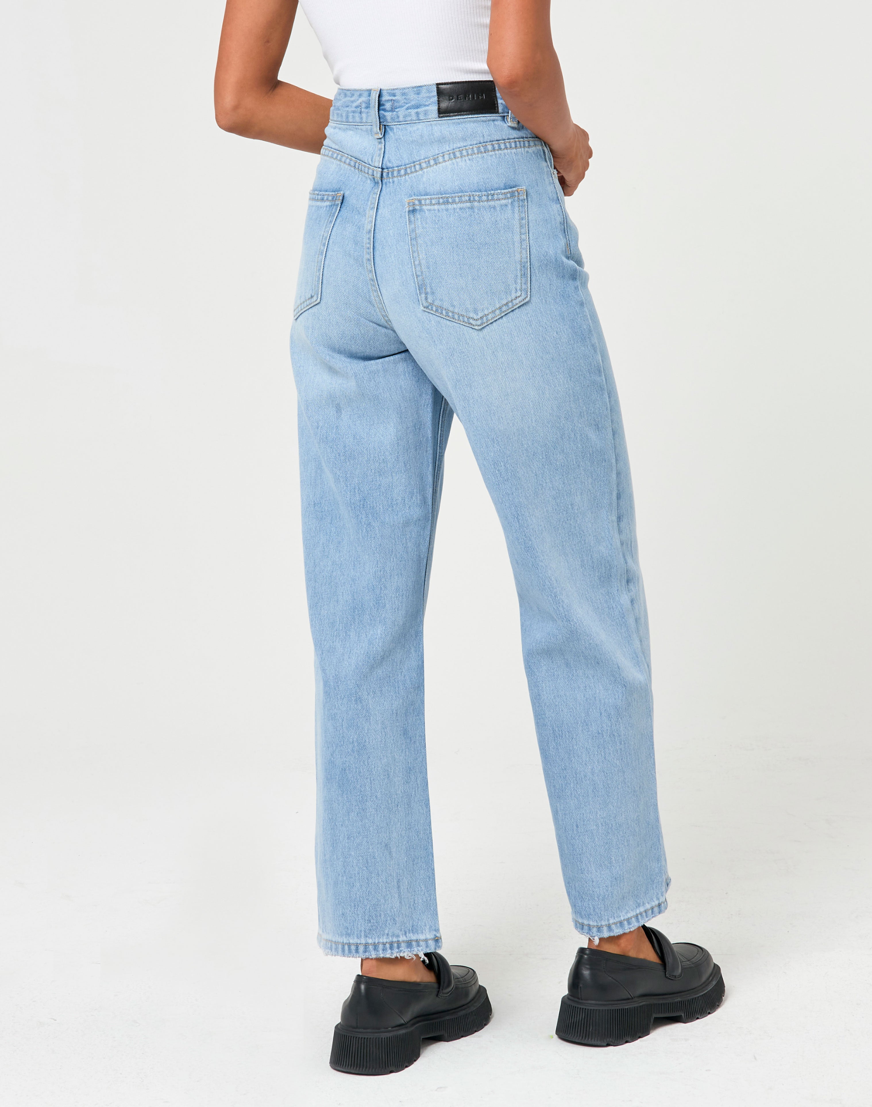 Recycled Wide Leg Cropped Jean in Wash 