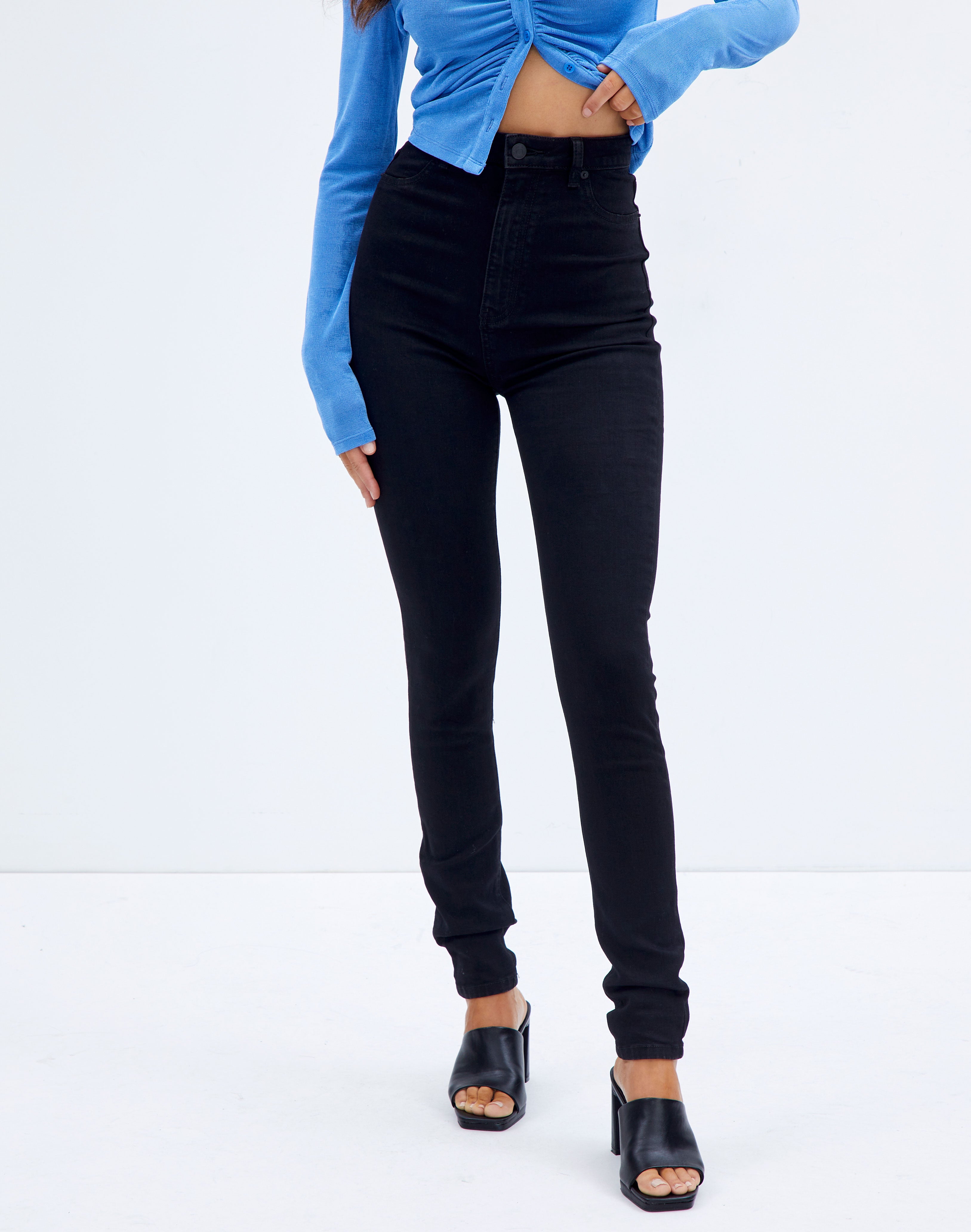 Super High Stretch Skinny Jean in Black 